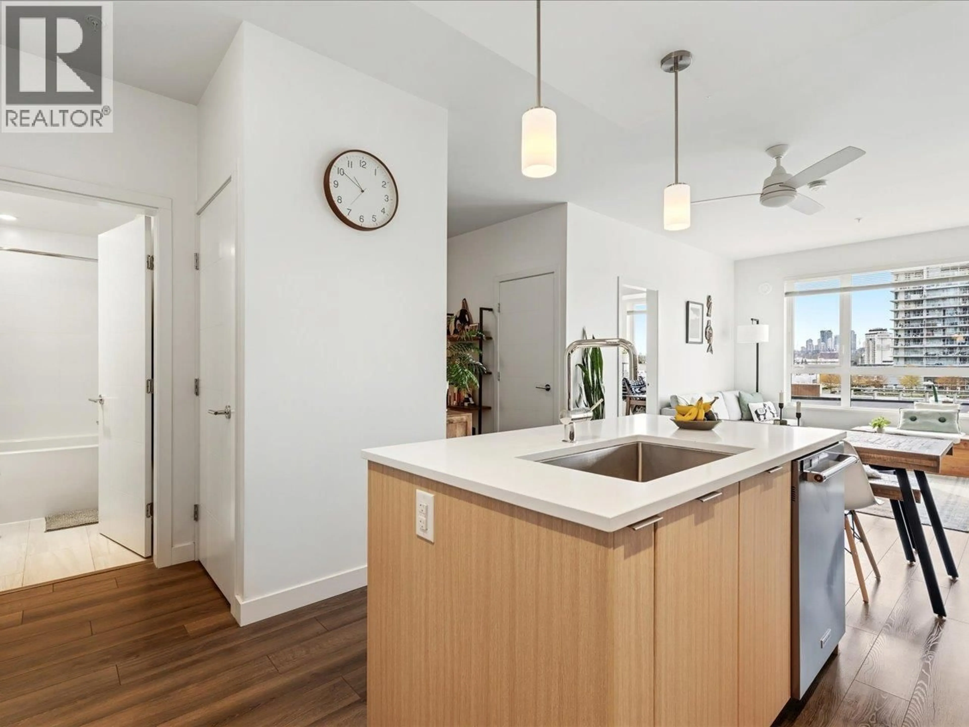 Open concept kitchen, unknown for 307 - 2188 MADISON AVENUE, Burnaby British Columbia V5C0J8