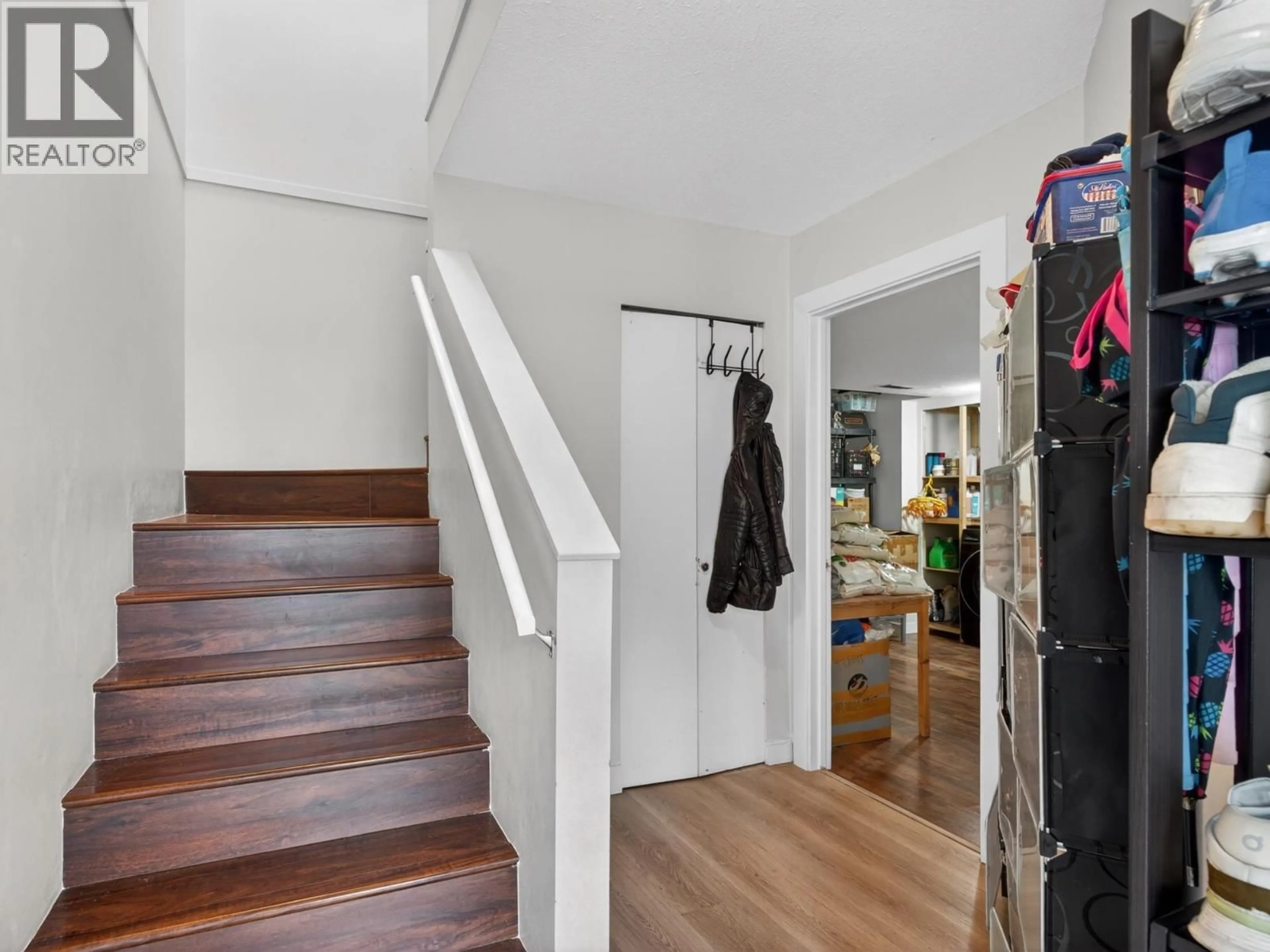 Indoor foyer for 26 - 3111 BECKMAN PLACE, Richmond British Columbia V6X3R3