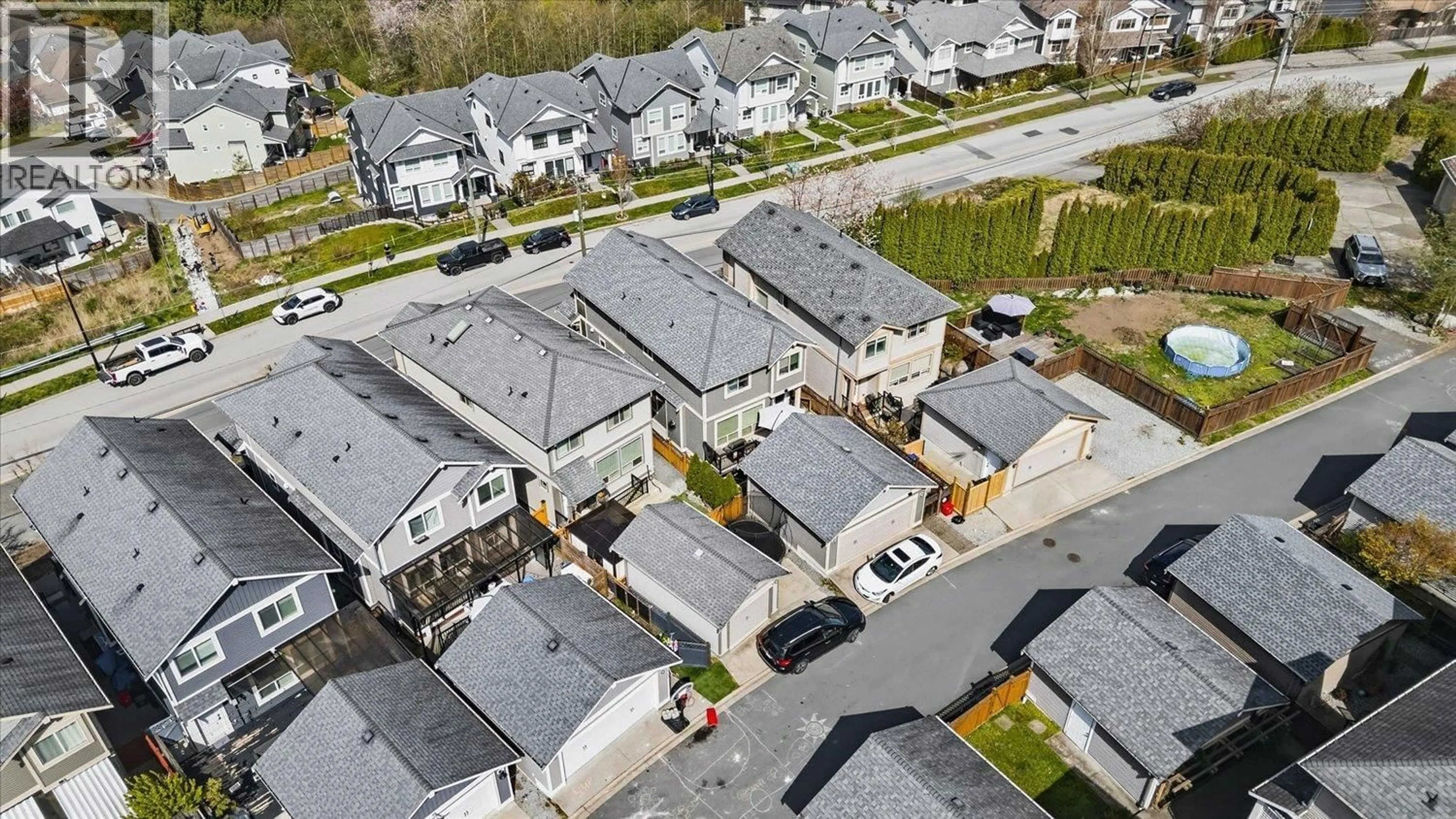 A pic from outside/outdoor area/front of a property/back of a property/a pic from drone, street for 10576 JACKSON ROAD, Maple Ridge British Columbia V2W0G2