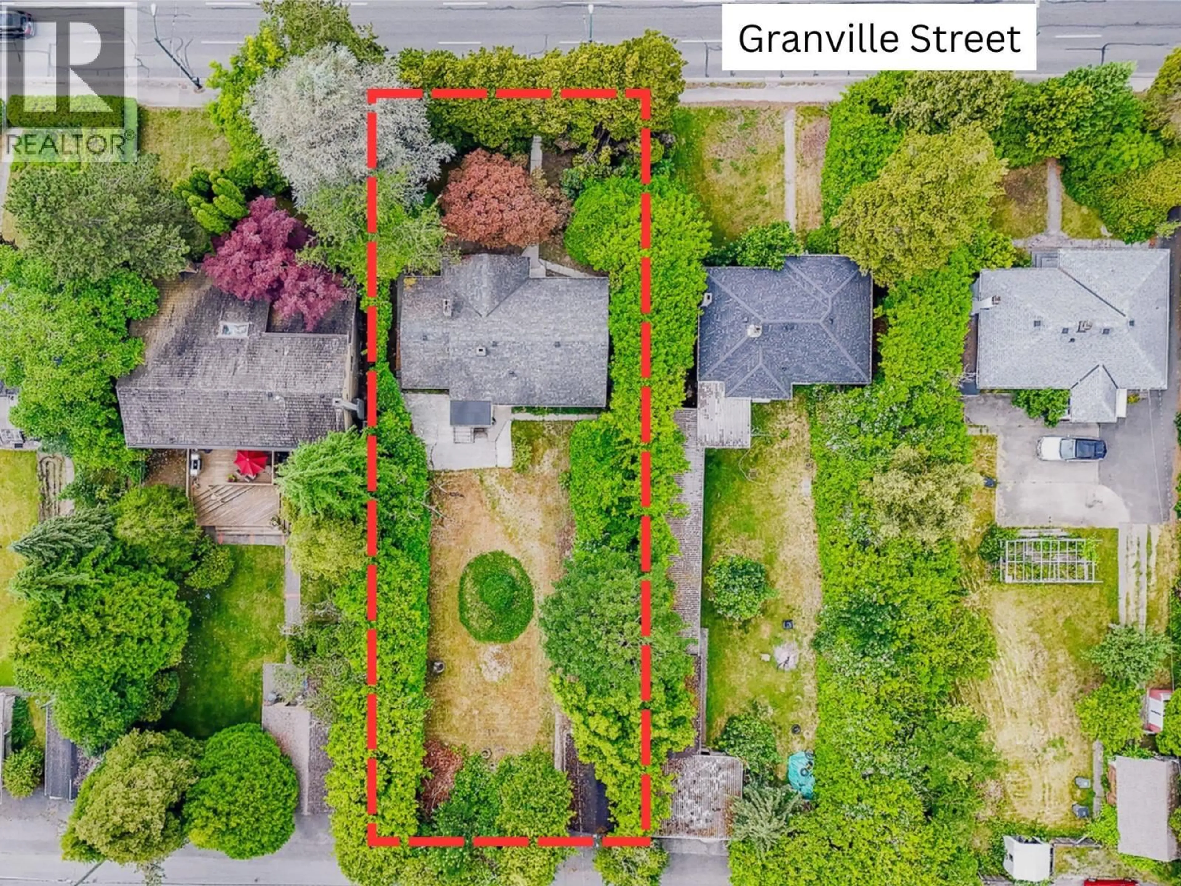 A pic from outside/outdoor area/front of a property/back of a property/a pic from drone, street for 6689 GRANVILLE STREET, Vancouver British Columbia V6P4X1