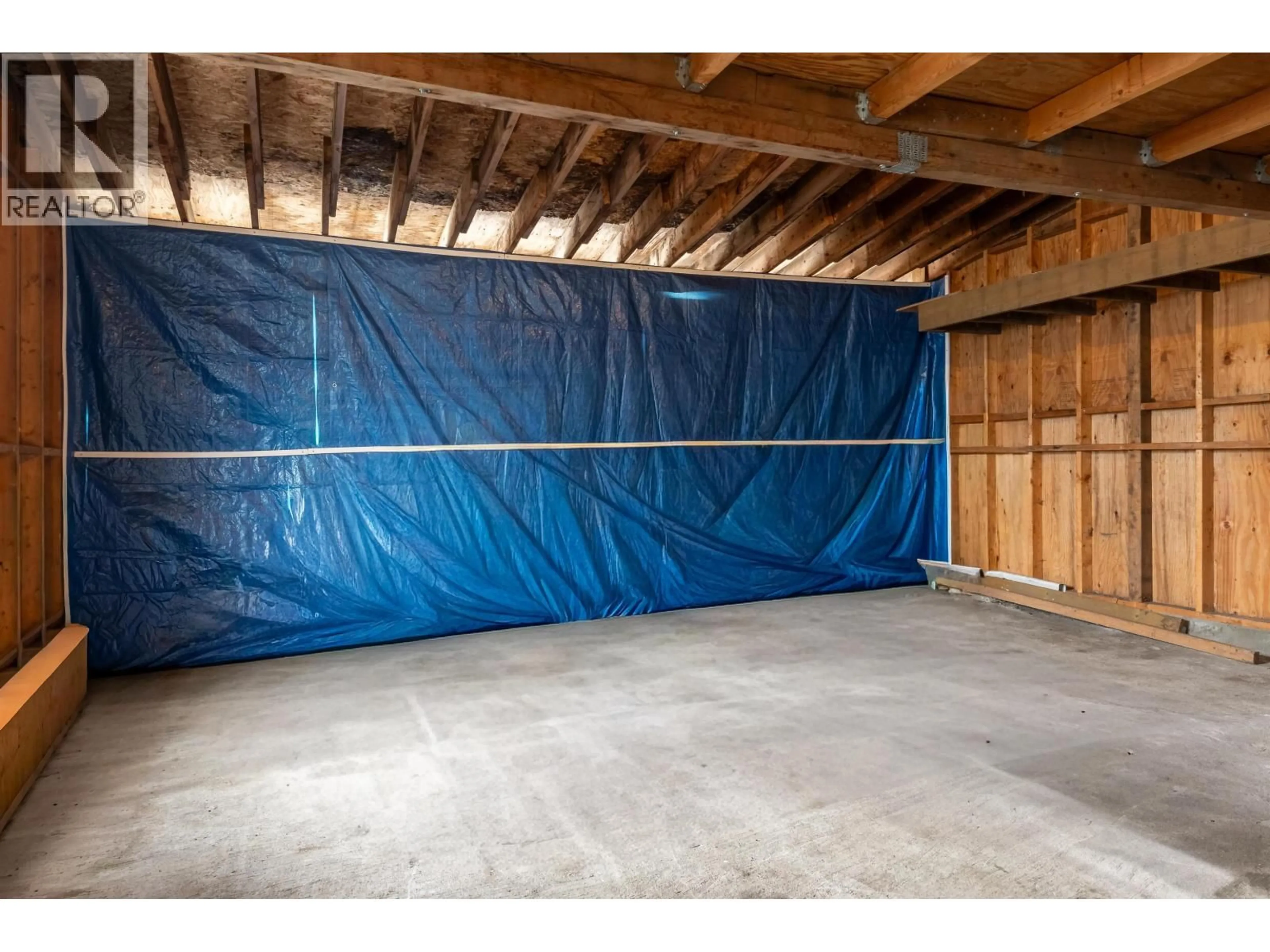 Indoor garage for 3681 ADANAC STREET, Vancouver British Columbia V5K2P7