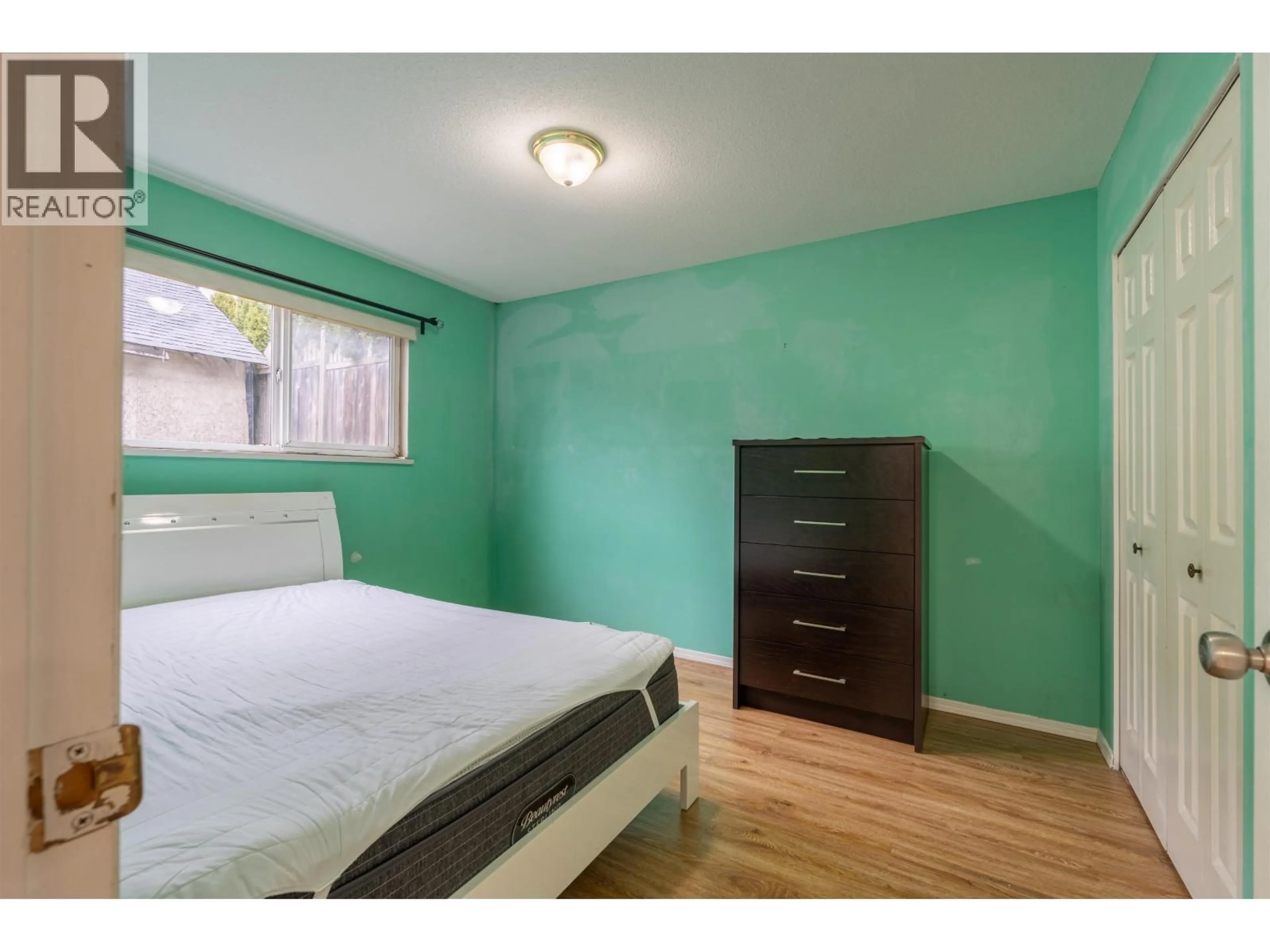 A pic of a room for 3681 ADANAC STREET, Vancouver British Columbia V5K2P7