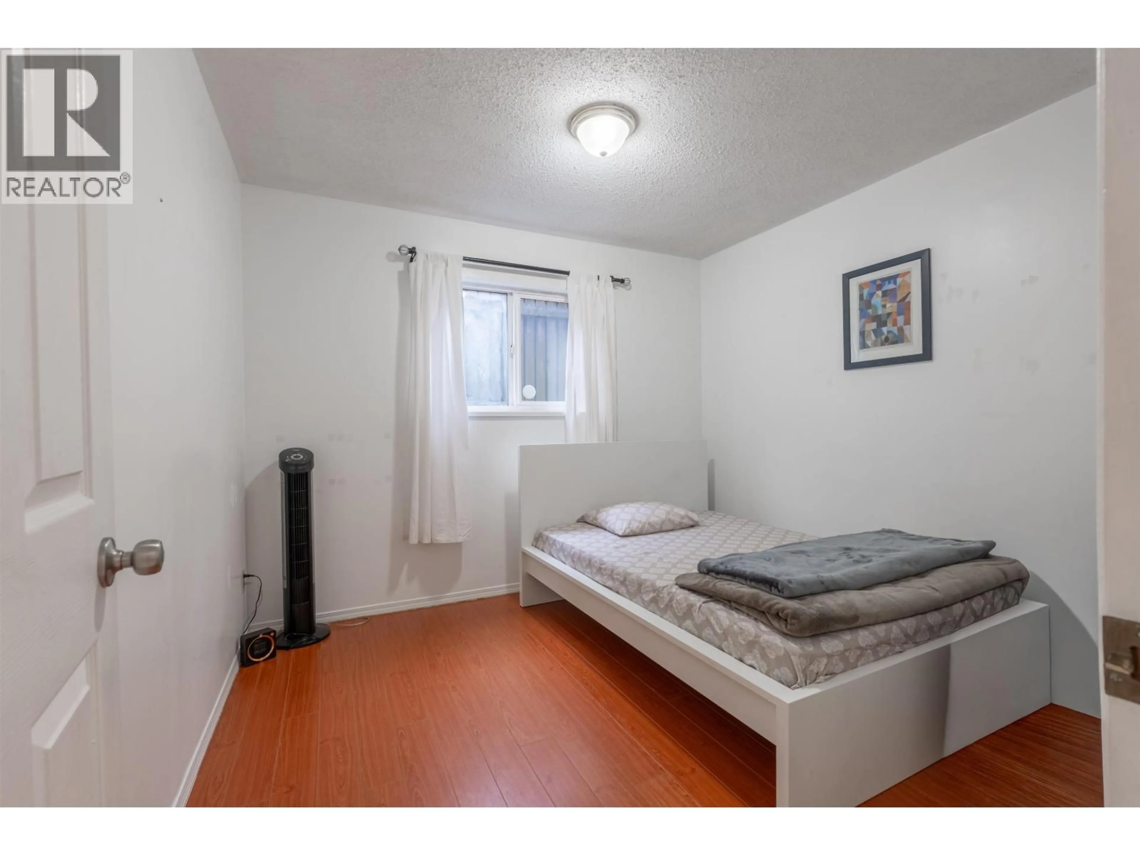 A pic of a room for 3681 ADANAC STREET, Vancouver British Columbia V5K2P7
