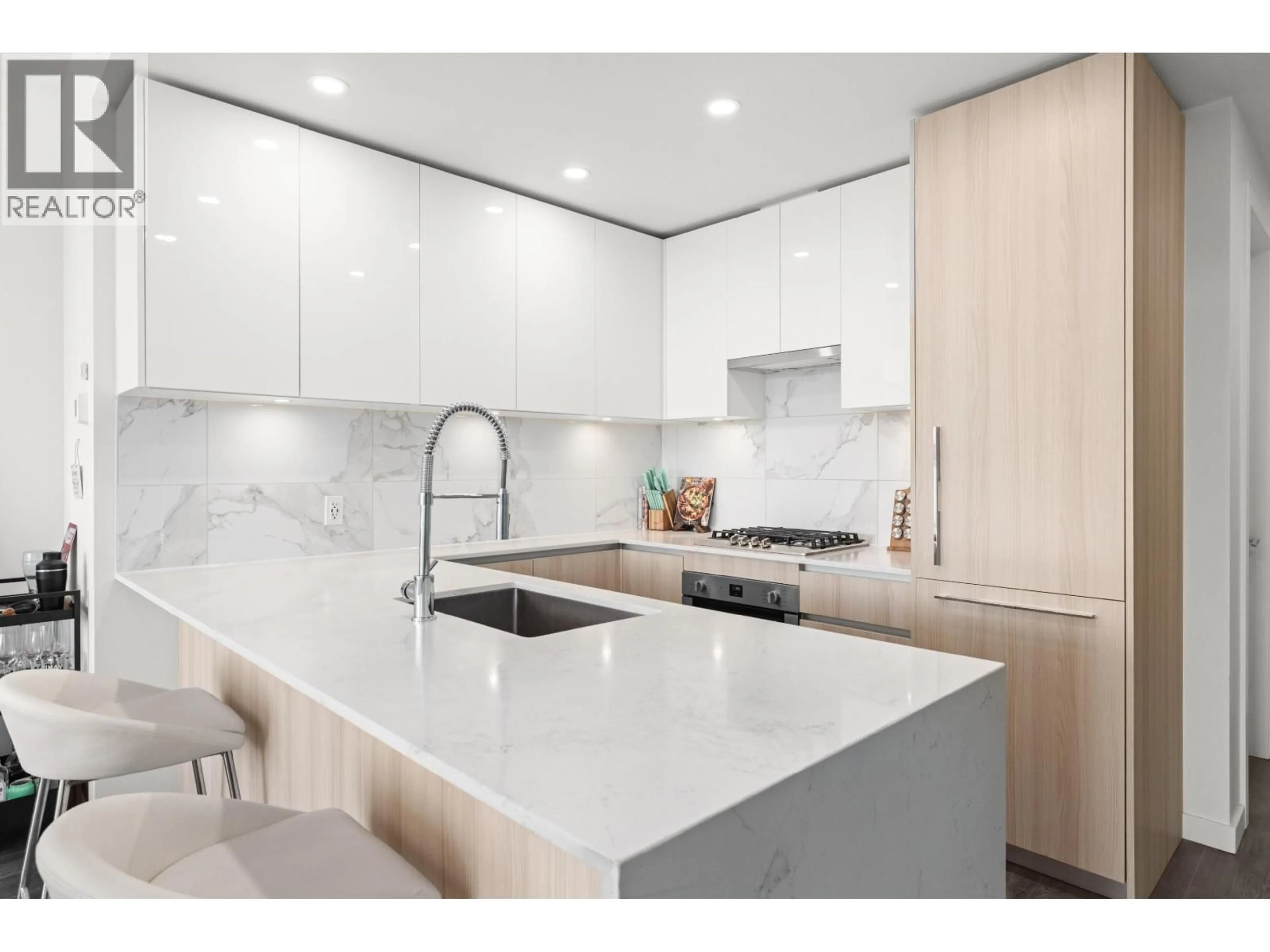 Unknown for 1703 - 5311 GORING STREET, Burnaby British Columbia V5B0B5