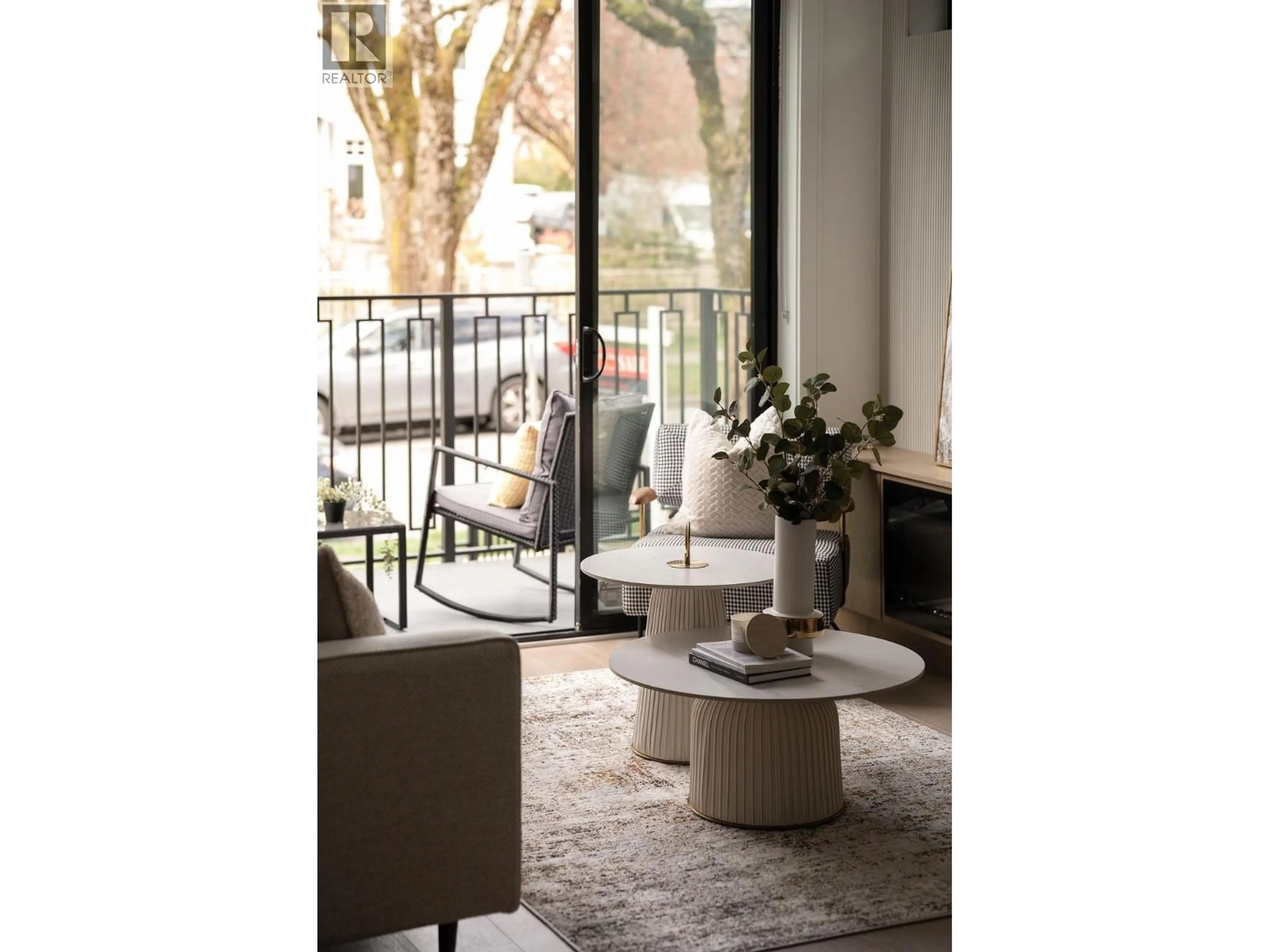 Living room with furniture, unknown for 1 - 2282 8TH AVENUE, Vancouver British Columbia V5N1V5