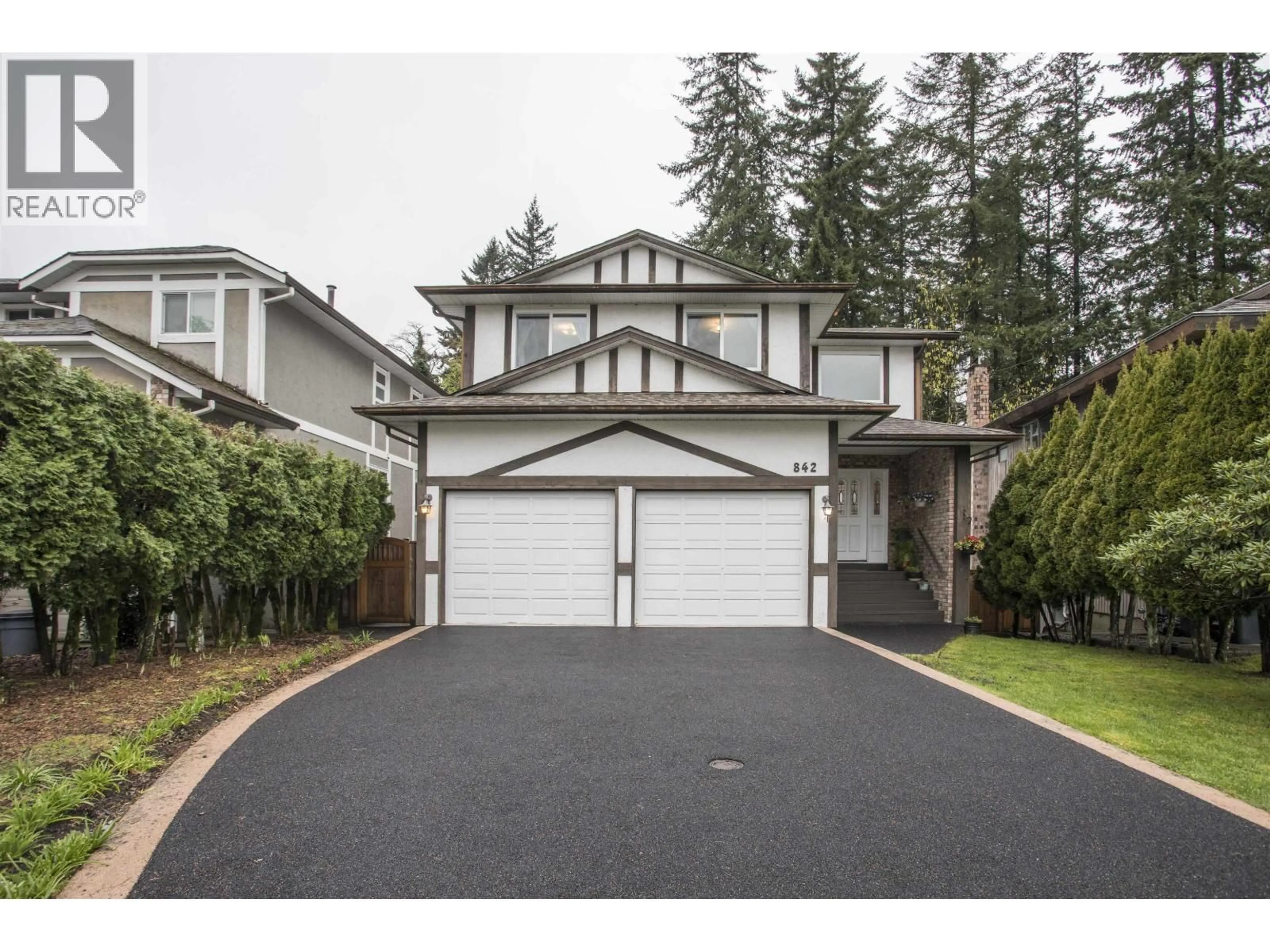 Home with vinyl exterior material, street for 842 LIGHTHOUSE COURT, Coquitlam British Columbia V3J7N6