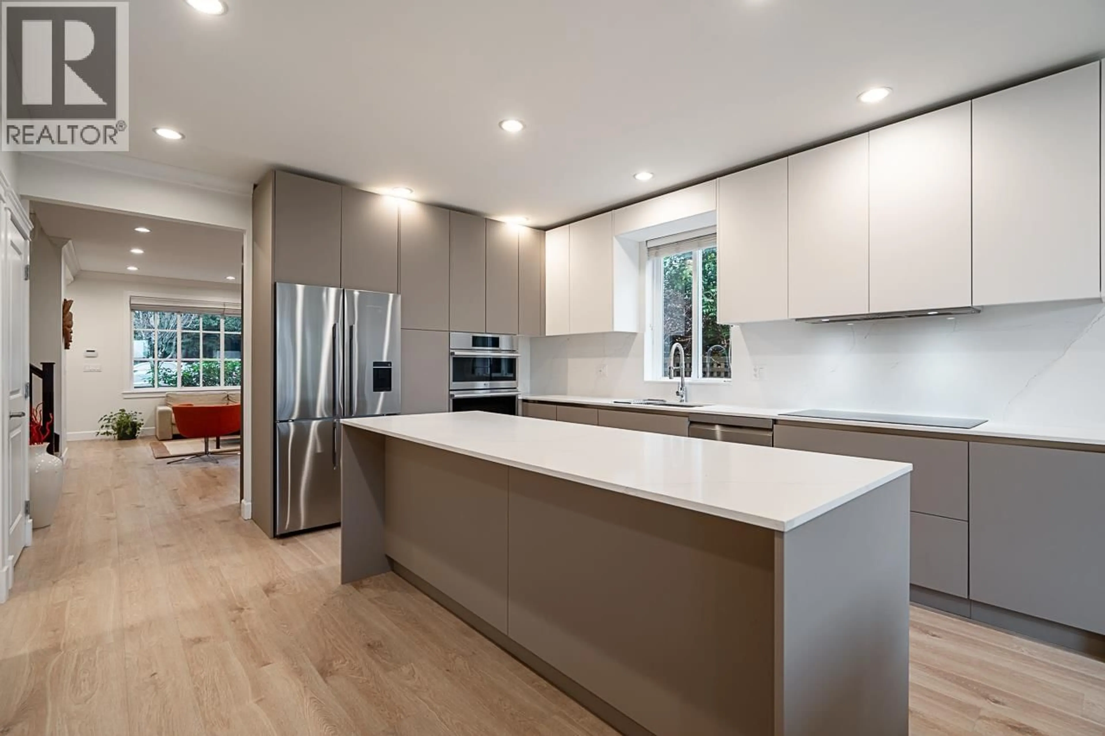 Contemporary kitchen, unknown for 359 13TH STREET, North Vancouver British Columbia V7L2L8