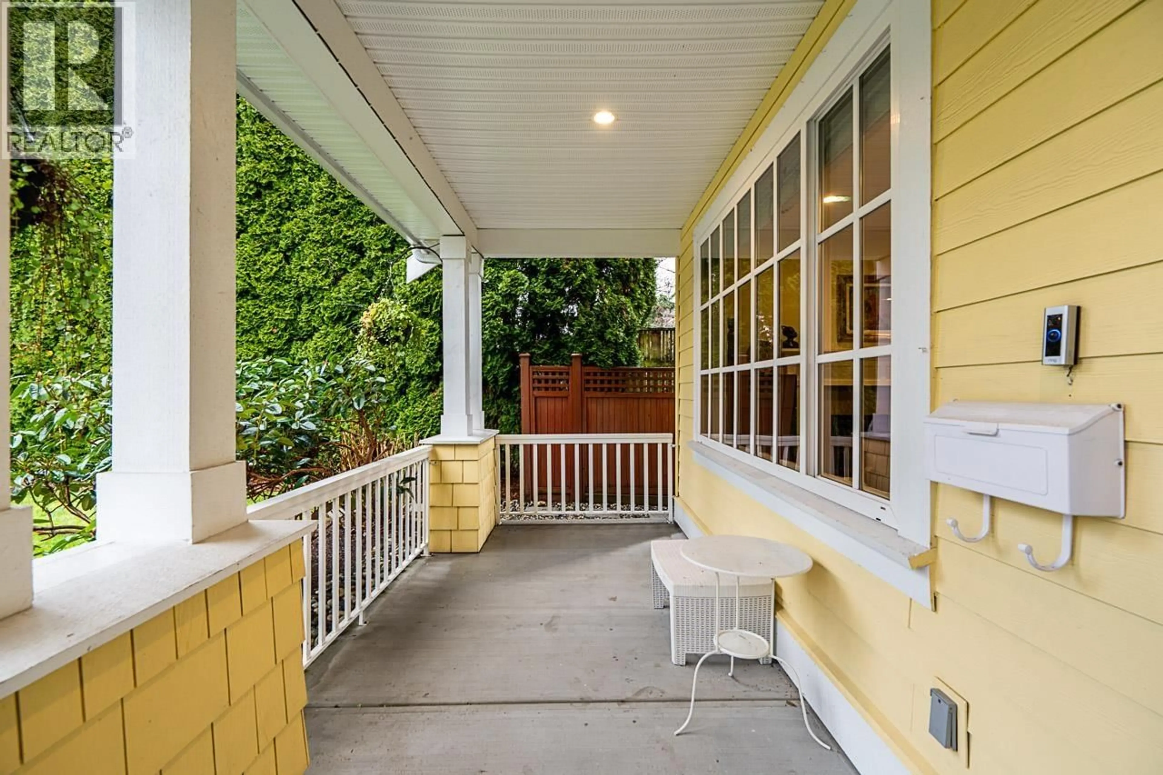 Patio, street for 359 13TH STREET, North Vancouver British Columbia V7L2L8