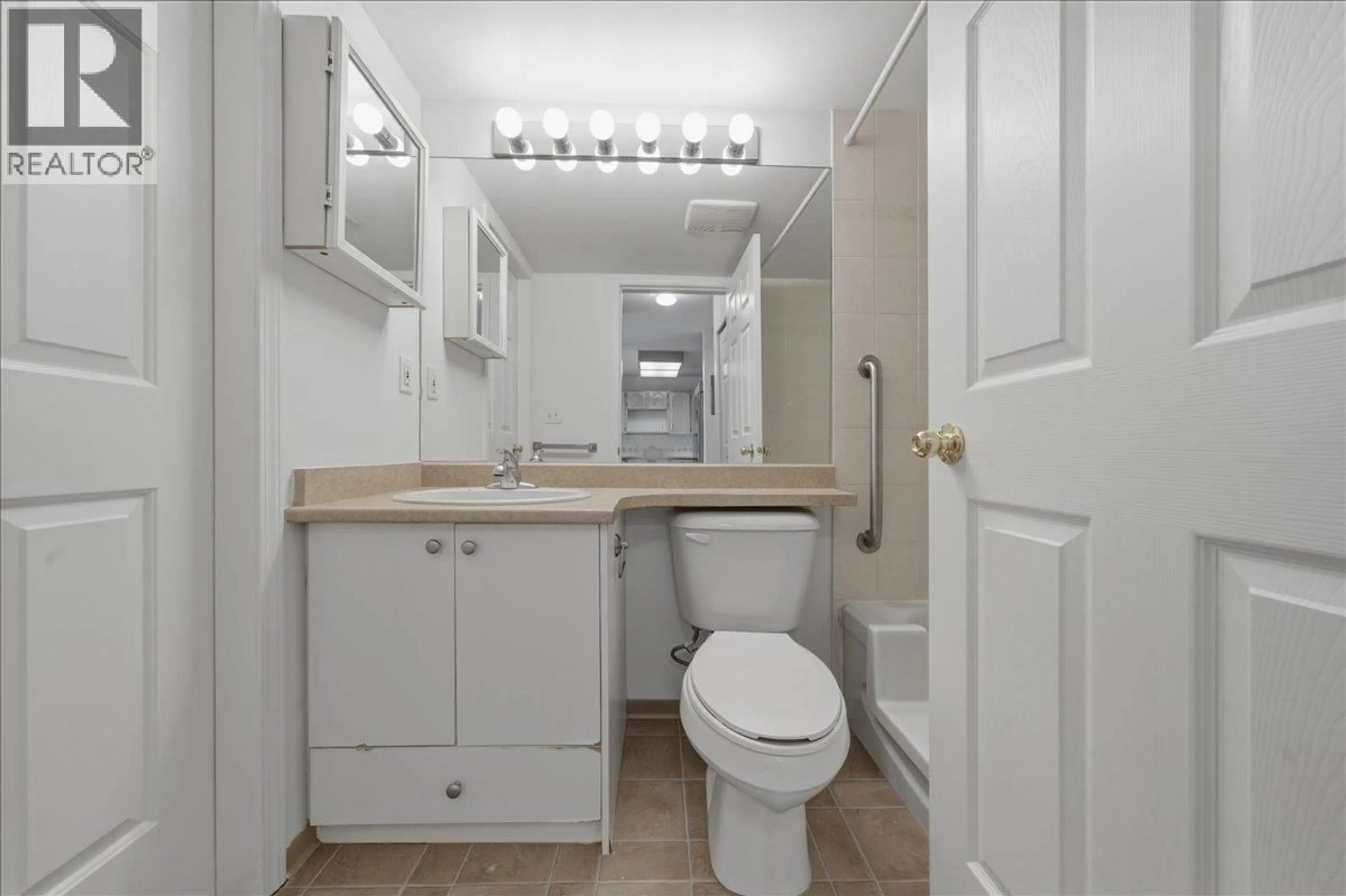 Standard bathroom, unknown for 103 - 99 BEGIN STREET, Coquitlam British Columbia V3K6R5