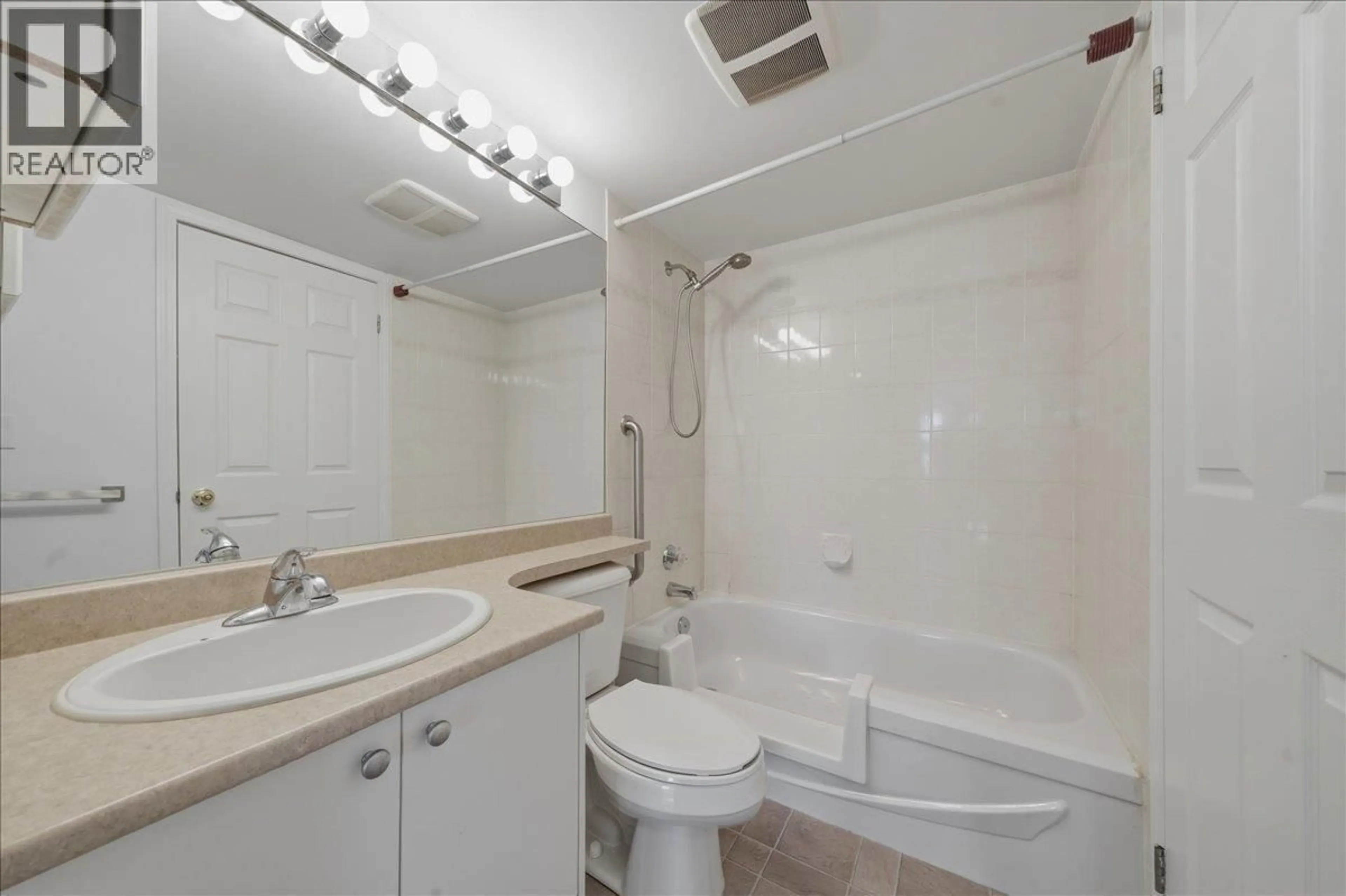 Standard bathroom, unknown for 103 - 99 BEGIN STREET, Coquitlam British Columbia V3K6R5