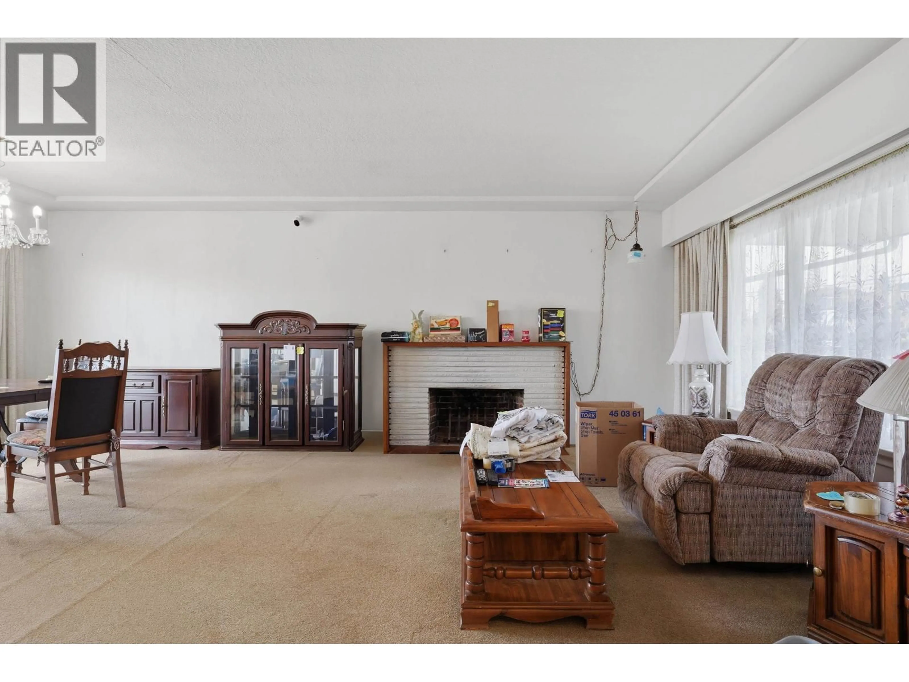 Living room with furniture, unknown for 4465 PRICE CRESCENT, Burnaby British Columbia V5G2N5