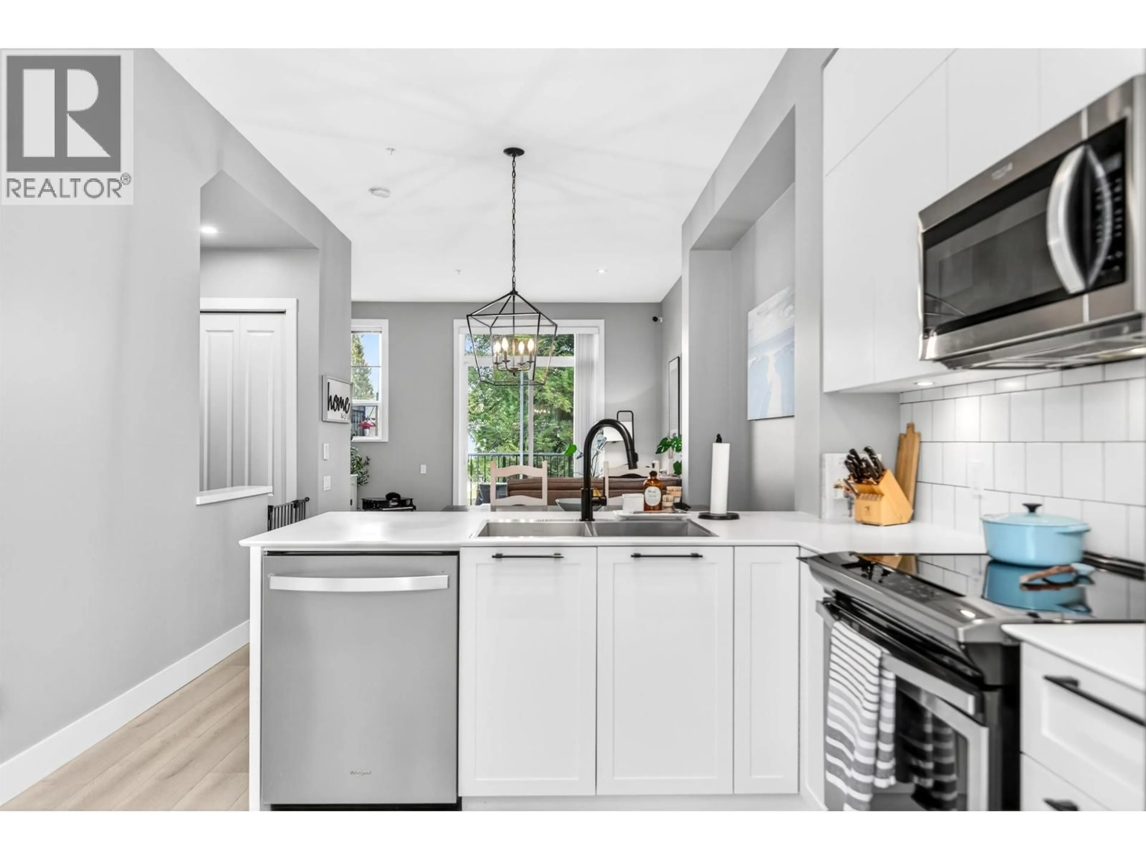 Open concept kitchen, ceramic/tile floor for 7 - 19696 HAMMOND ROAD, Pitt Meadows British Columbia V3Y0G7