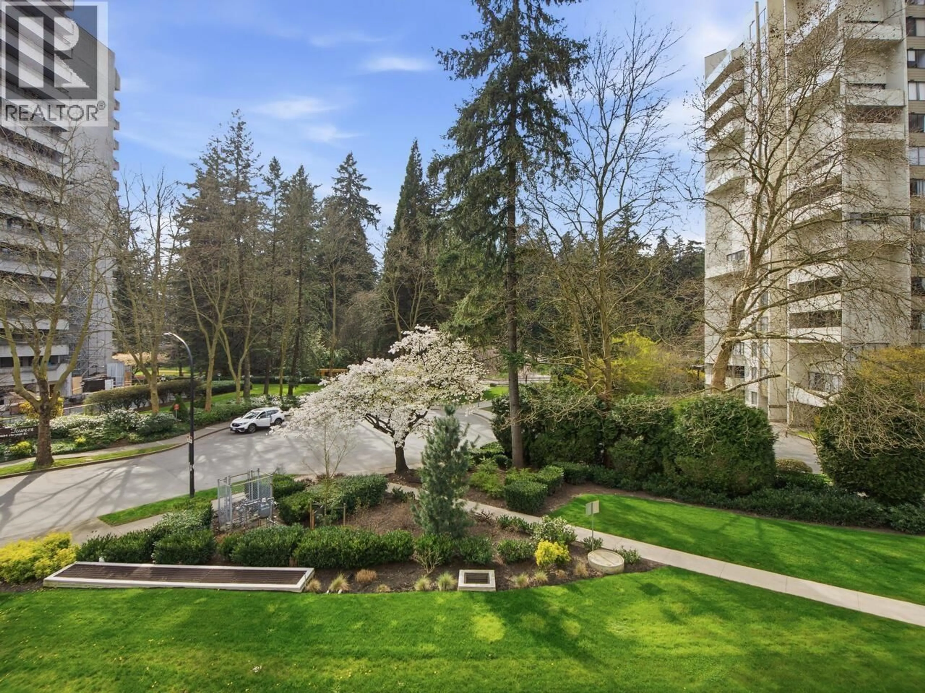Patio, forest/trees view for 307 - 4165 MAYWOOD STREET, Burnaby British Columbia V5H4E3
