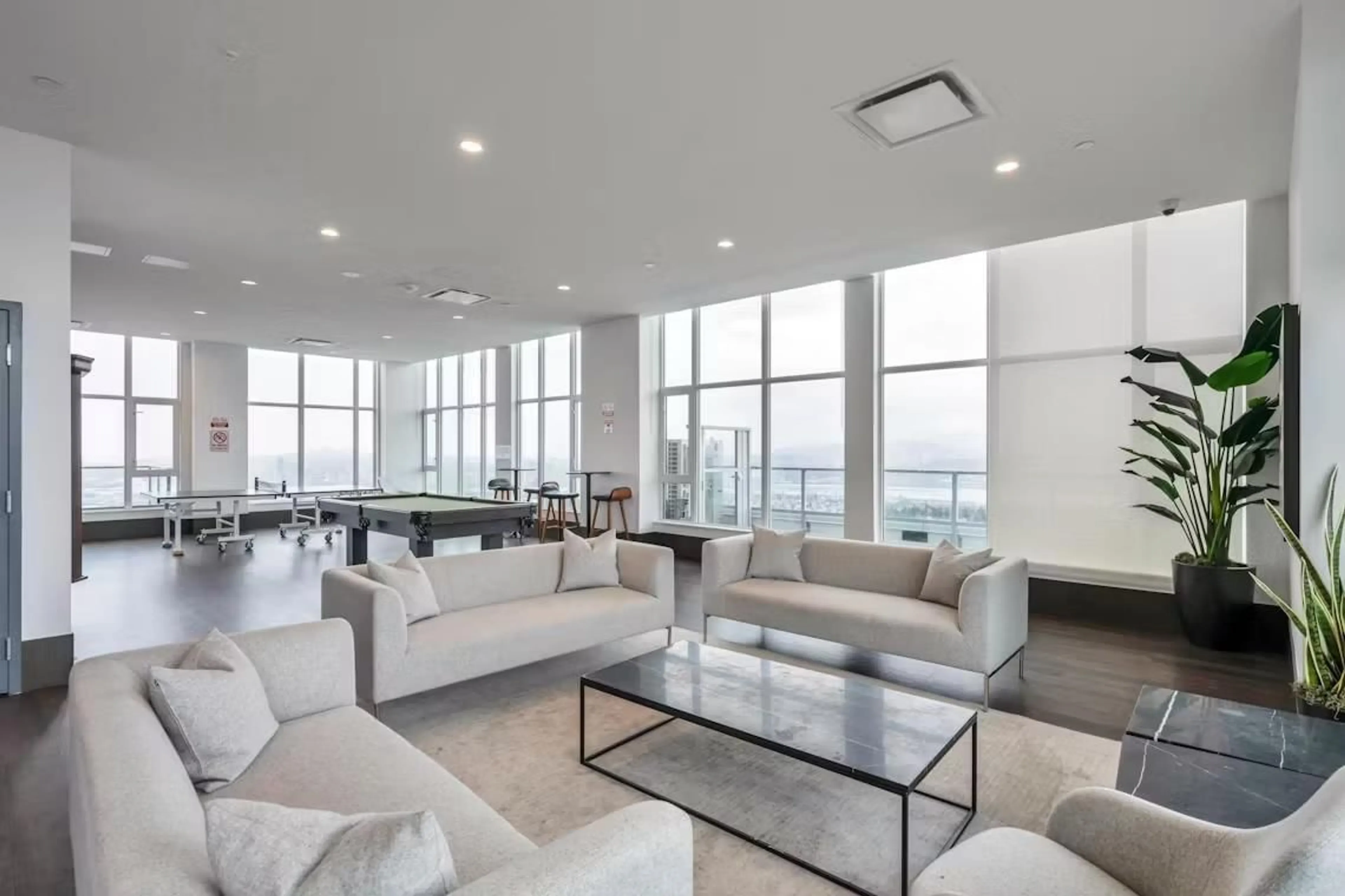 Living room with furniture, unknown for 4105 - 13350 CENTRAL AVENUE, Surrey British Columbia V3T0S1