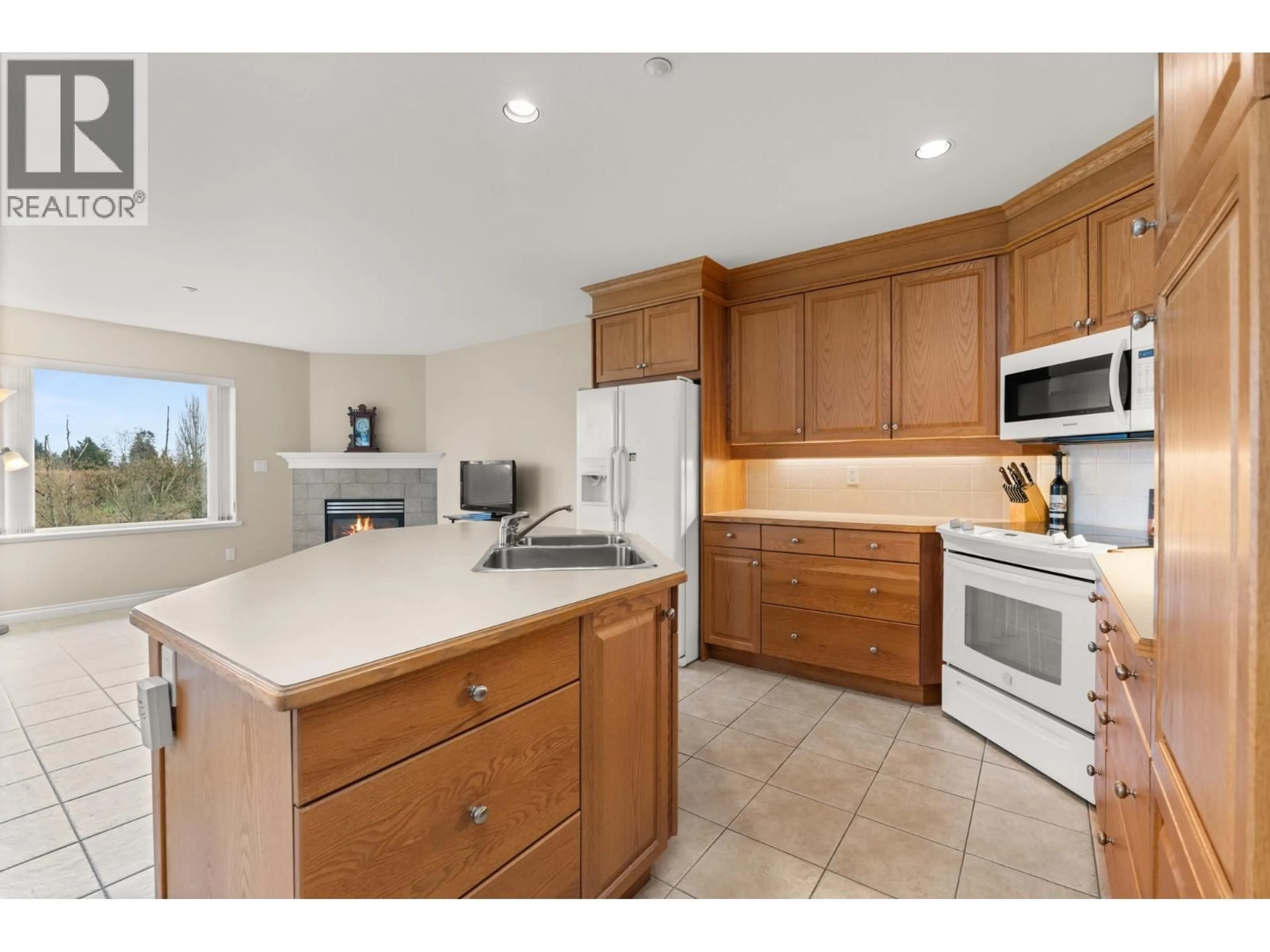 Unknown for 203 - 1330 HUNTER ROAD, Delta British Columbia V4L1Y8