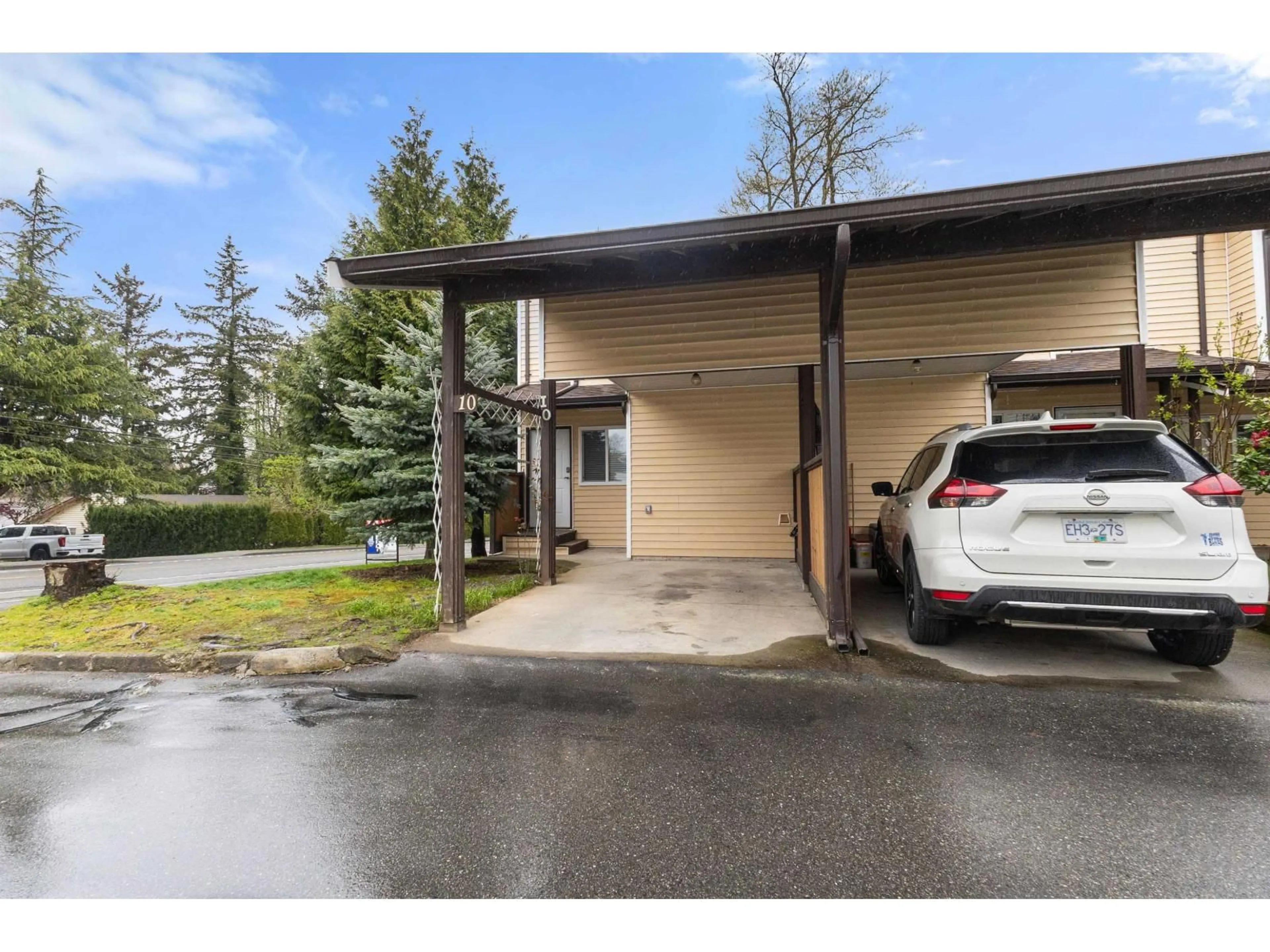 Indoor garage for 10 - 27272 32 AVENUE, Abbotsford British Columbia V4W3T8