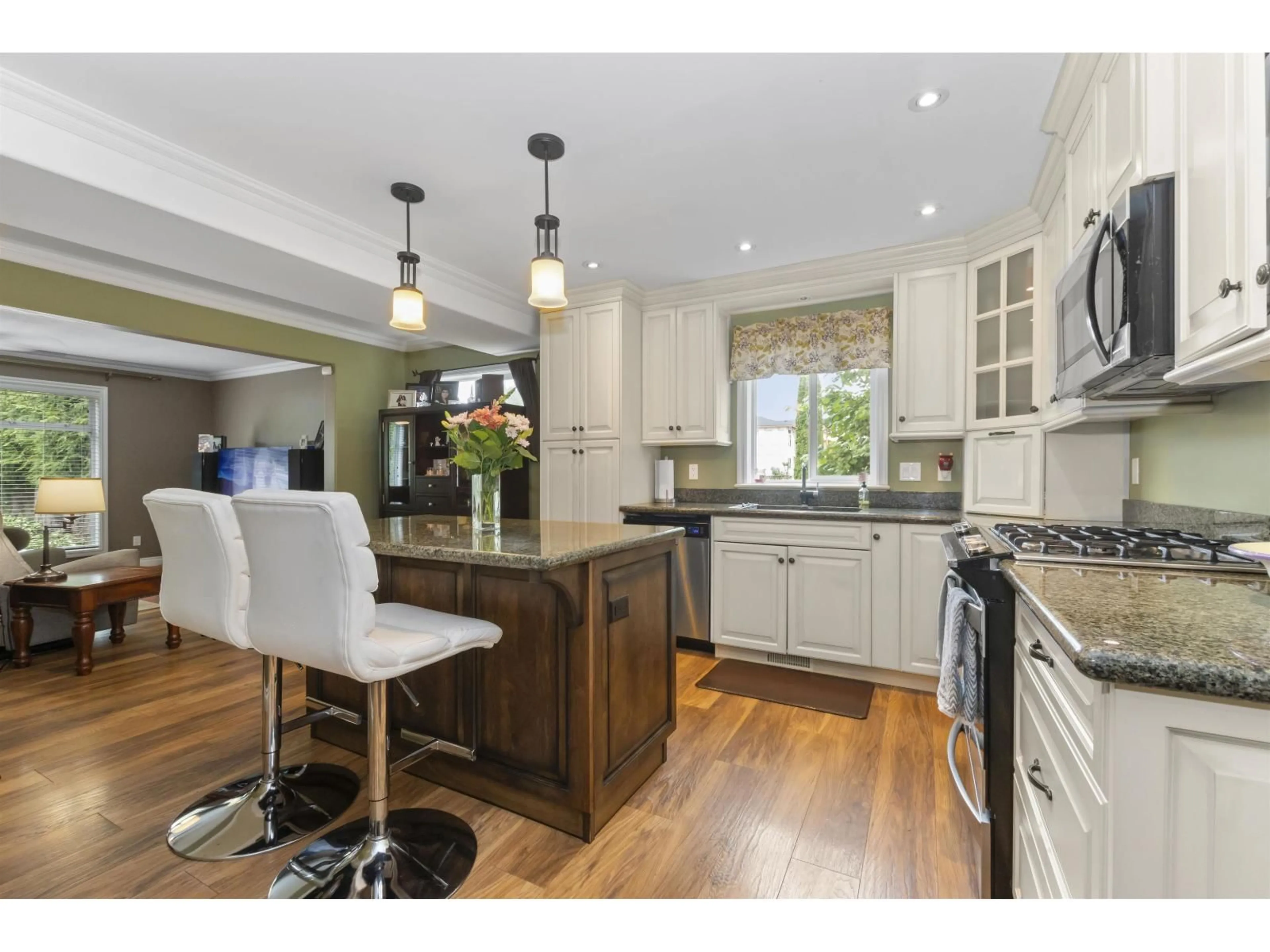 Open concept kitchen, unknown for 46000 BONNY AVENUE, Chilliwack British Columbia V2P3H6