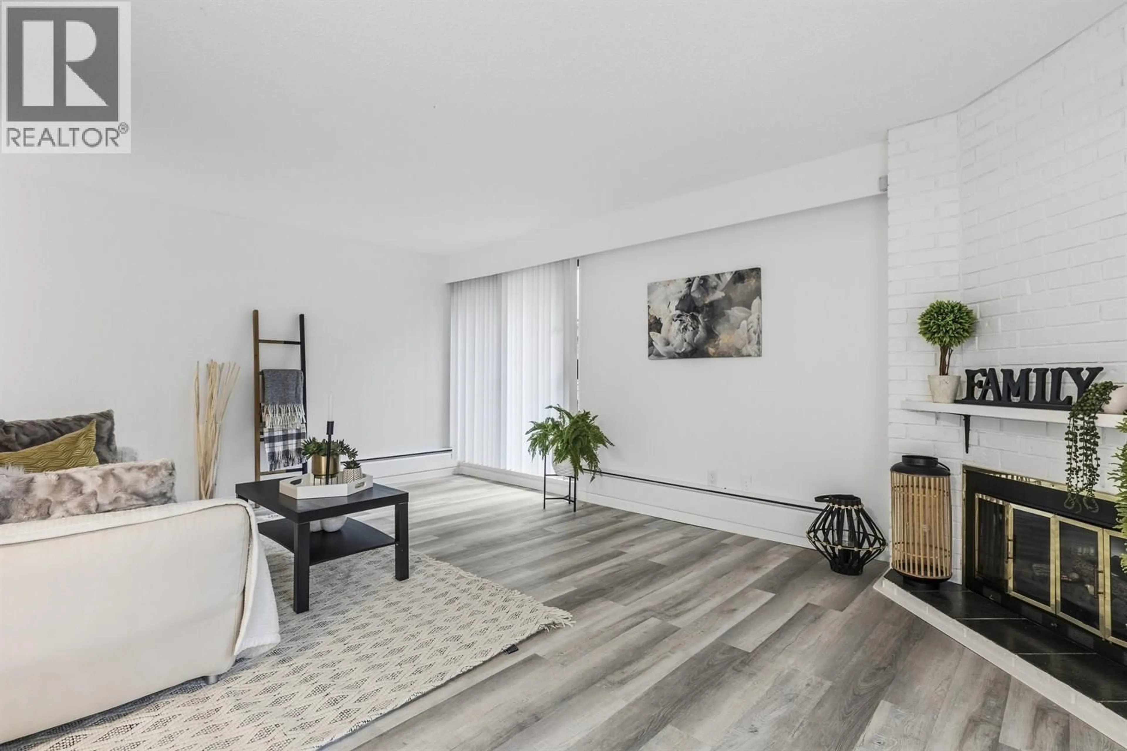 Living room with furniture, unknown for 104 - 425 ASH STREET, New Westminster British Columbia V3M3N2