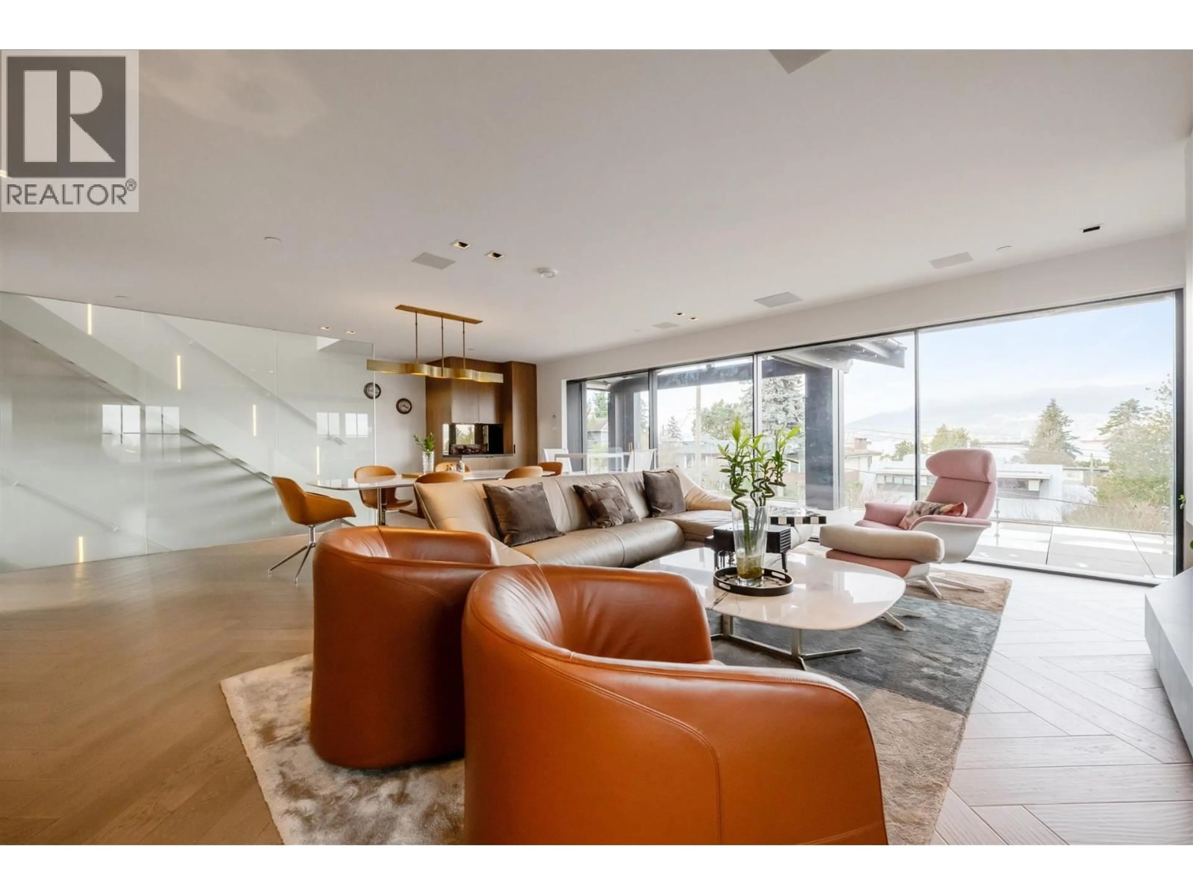 Living room with furniture, unknown for 4546 LANGARA AVENUE, Vancouver British Columbia V6R1C8