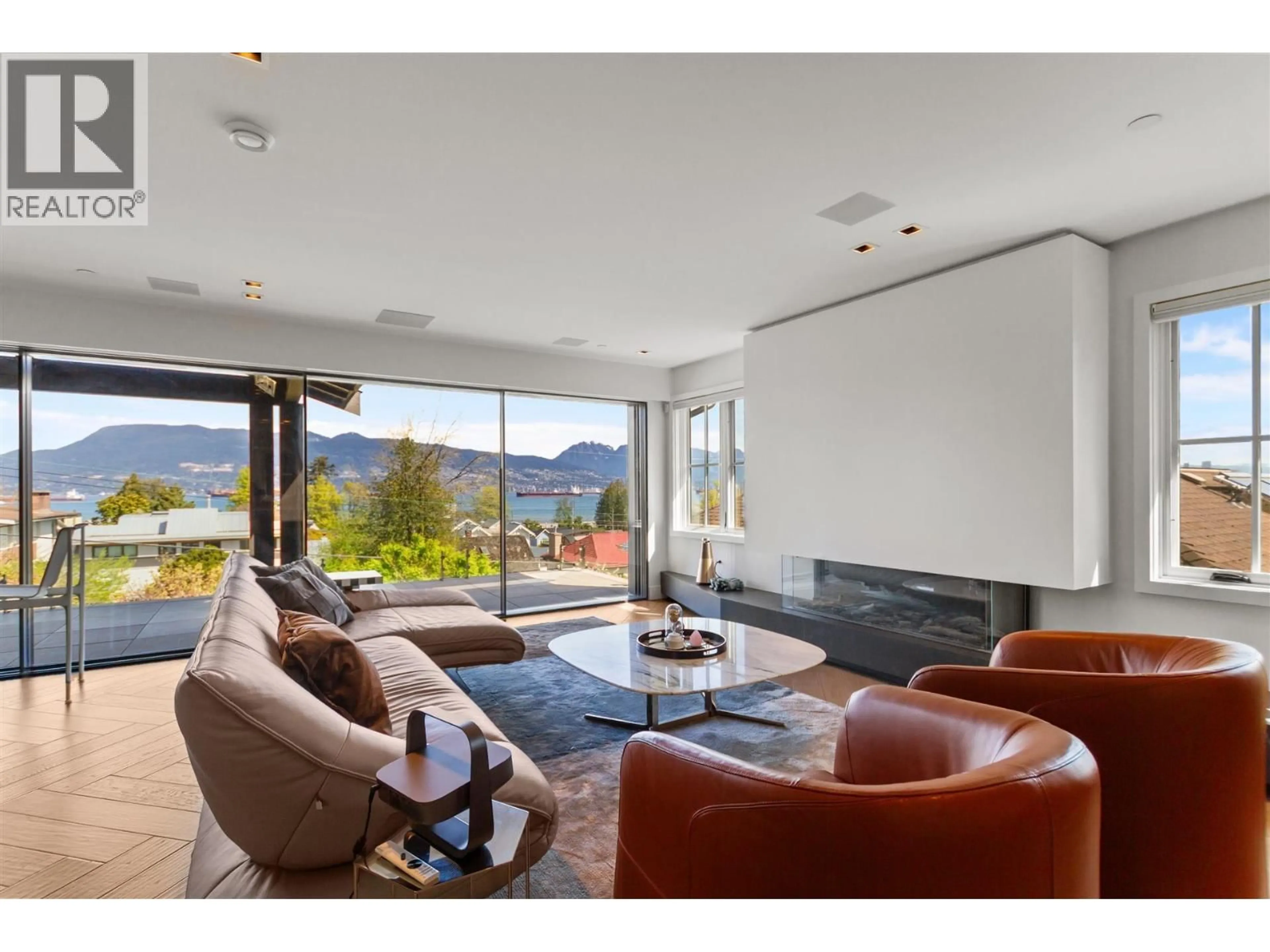 Living room with furniture, unknown for 4546 LANGARA AVENUE, Vancouver British Columbia V6R1C8