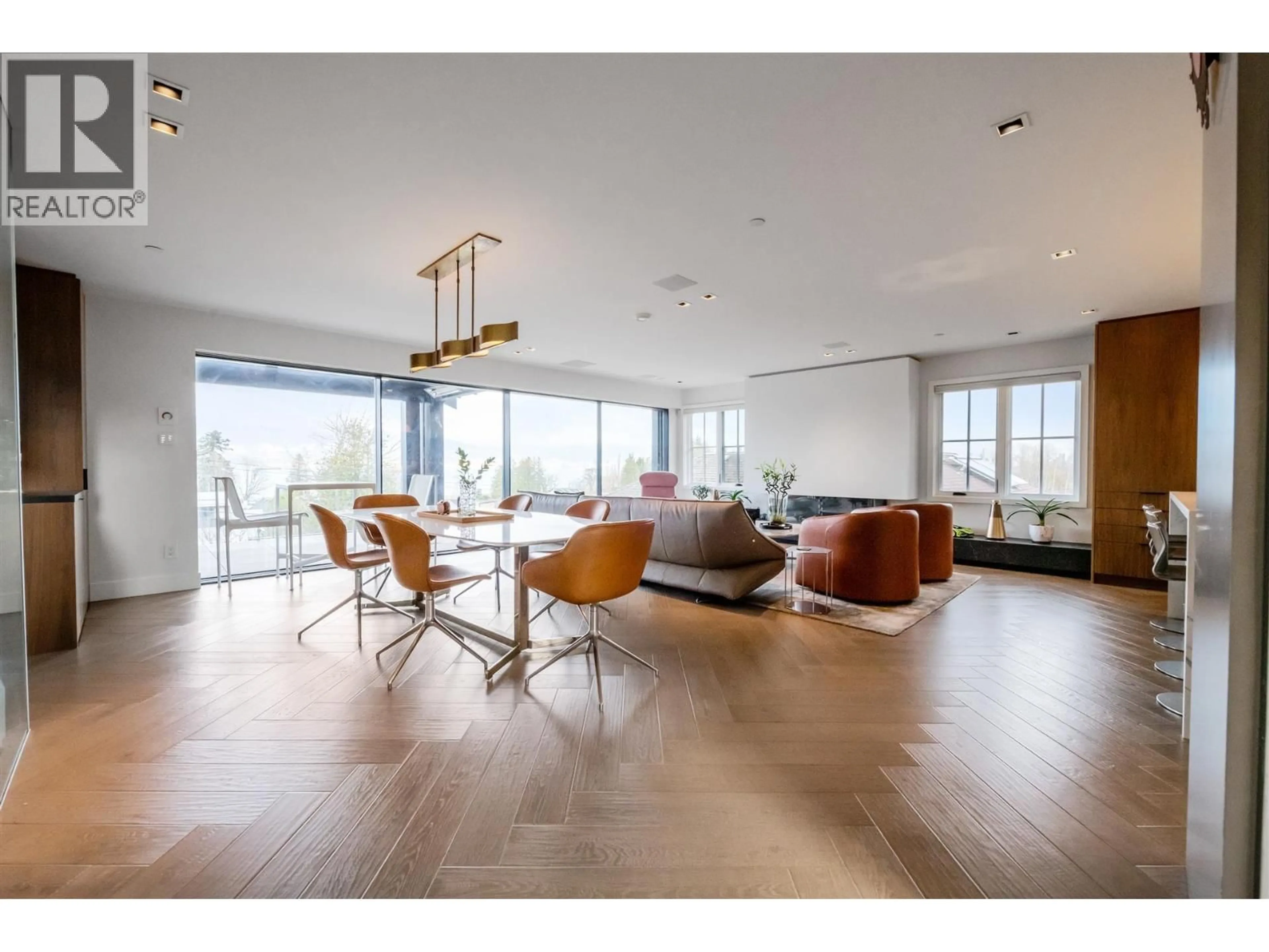 Living room with furniture, unknown for 4546 LANGARA AVENUE, Vancouver British Columbia V6R1C8