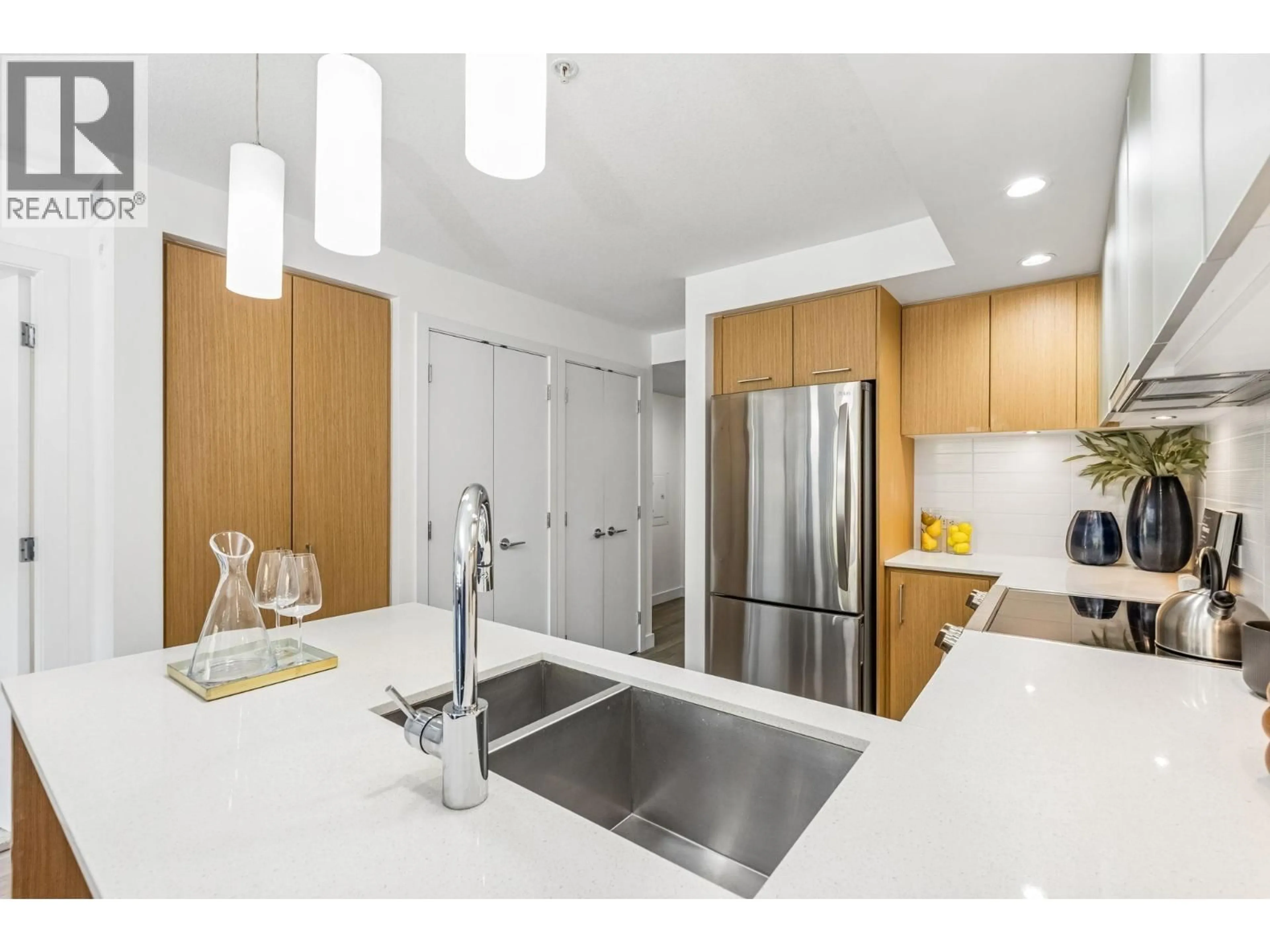 Unknown for 211 - 221 3RD STREET, North Vancouver British Columbia V7L0C1