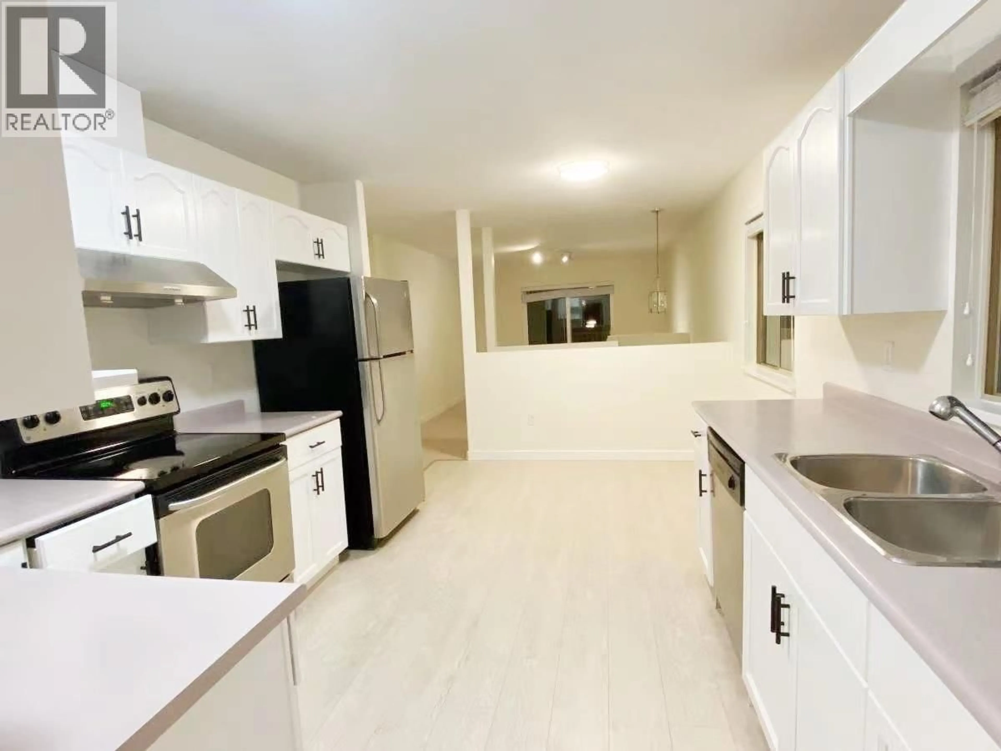 Standard kitchen, ceramic/tile floor for 1869 PRAIRIE AVENUE, Port Coquitlam British Columbia V3B1V2