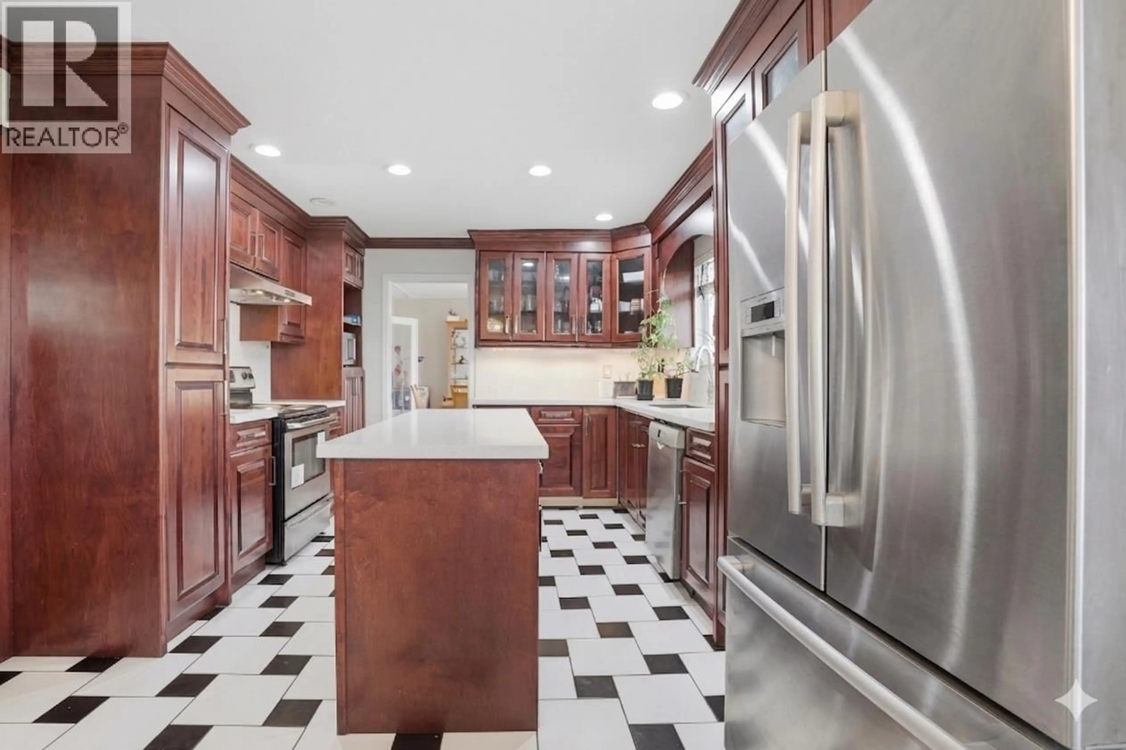 Contemporary kitchen, ceramic/tile floor for 716 CRANE PLACE, New Westminster British Columbia V3M6P5