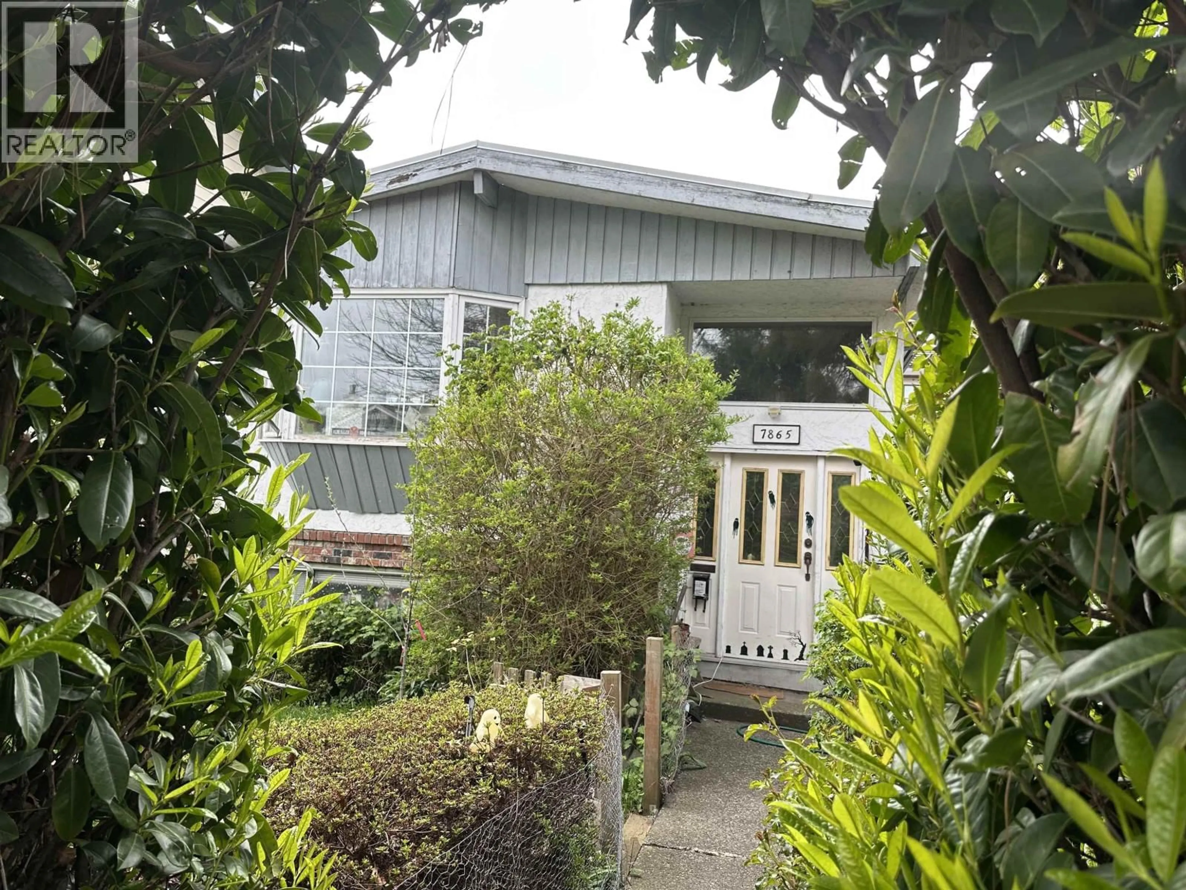 A pic from outside/outdoor area/front of a property/back of a property/a pic from drone, unknown for 7865 FRENCH STREET, Vancouver British Columbia V6P4V8