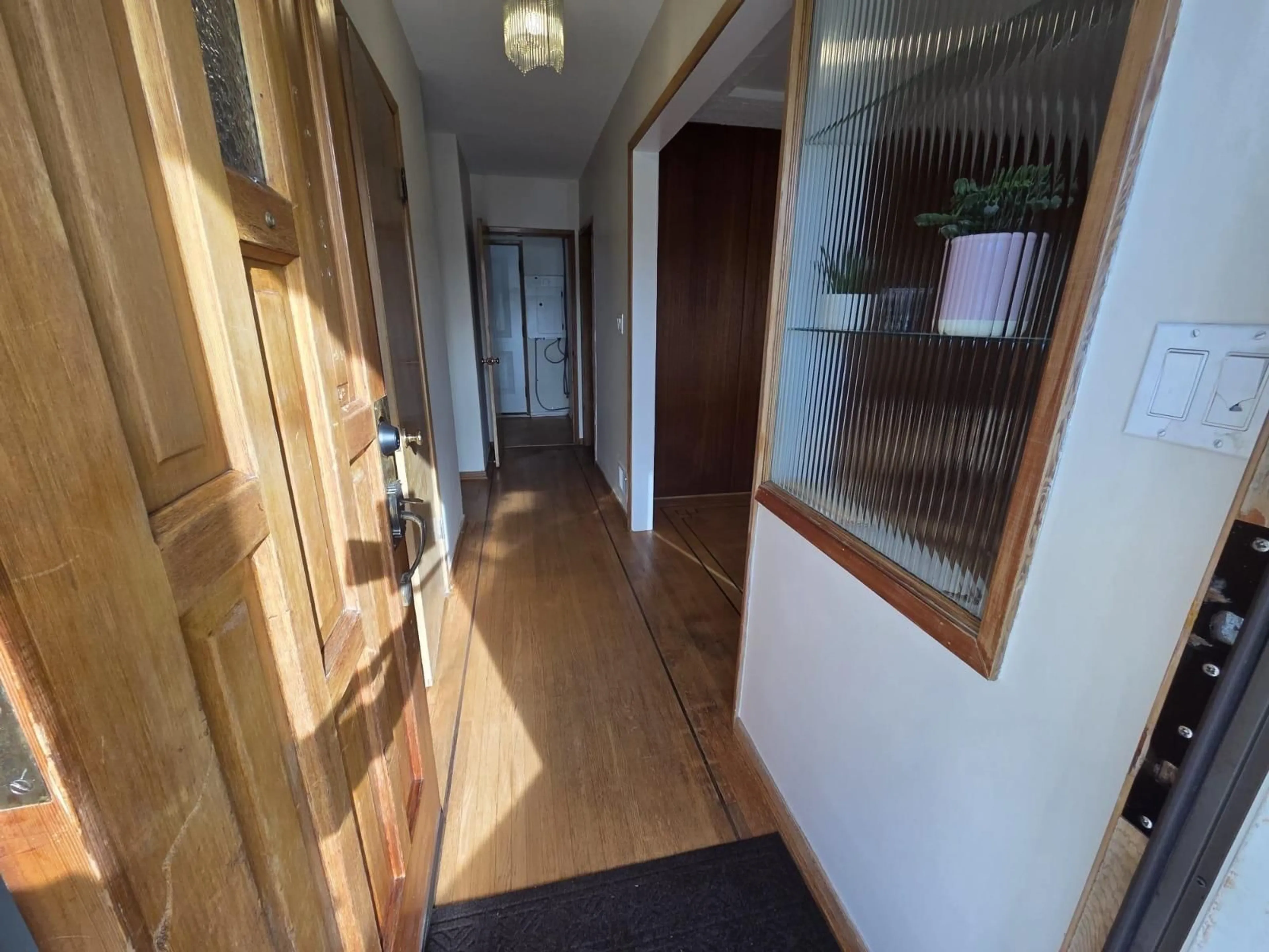 Indoor foyer for 9716 HEATHER STREET, Chilliwack British Columbia V2P5M6