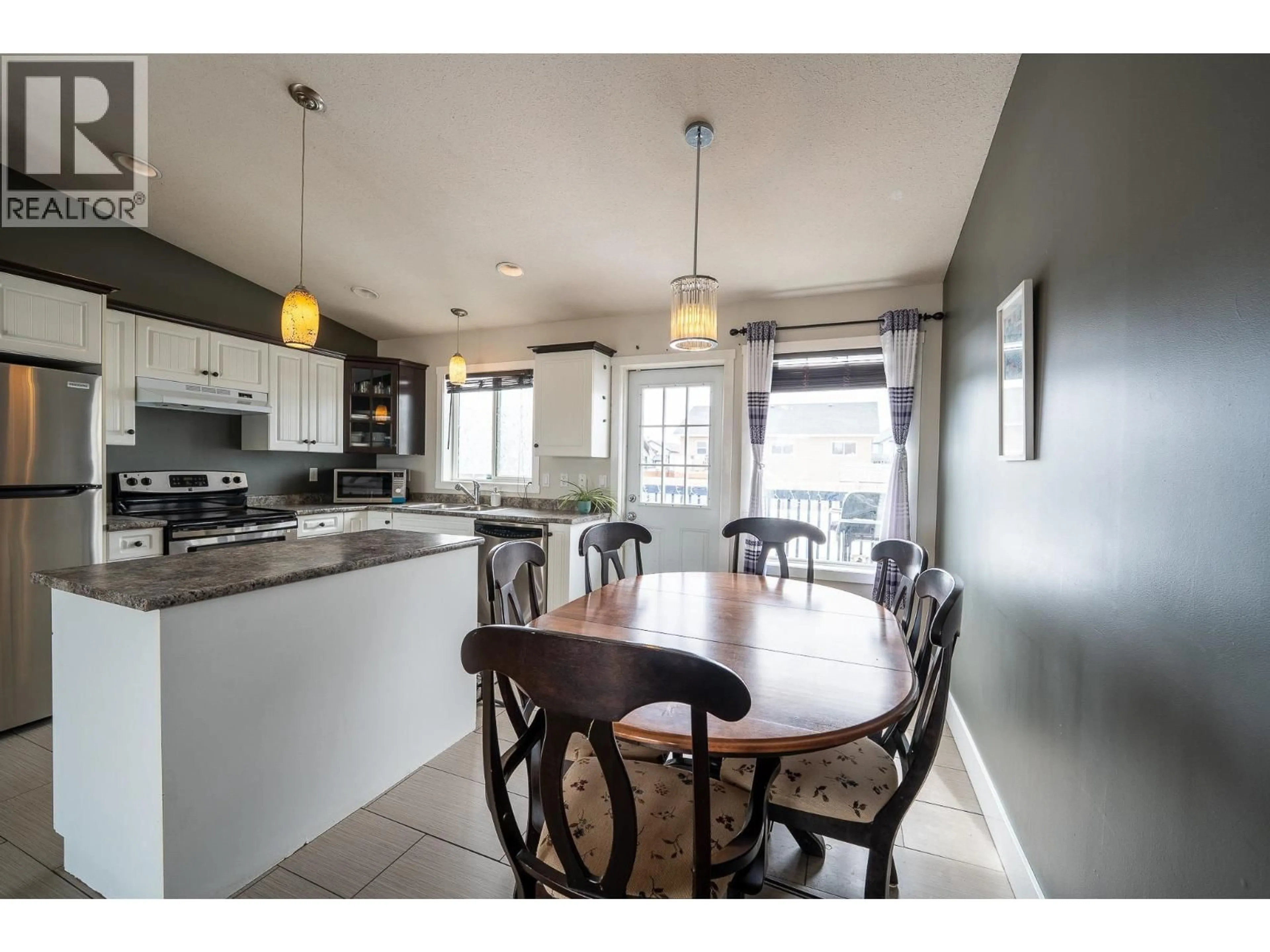 Open concept kitchen, unknown for 8727 113A AVENUE, Fort St. John British Columbia V1J0C4