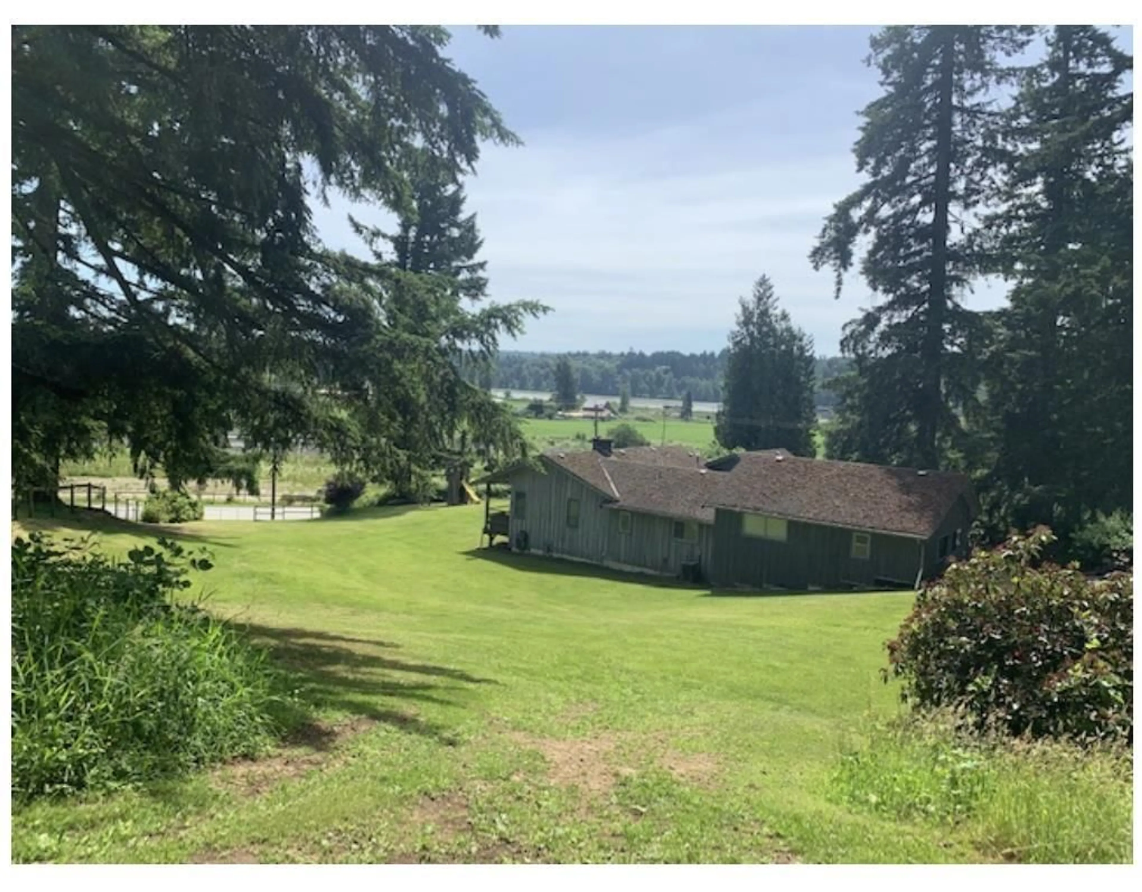 A pic from outside/outdoor area/front of a property/back of a property/a pic from drone, water/lake/river/ocean view for 30305 SILVERDALE AVE AVENUE, Mission British Columbia V4S1K4
