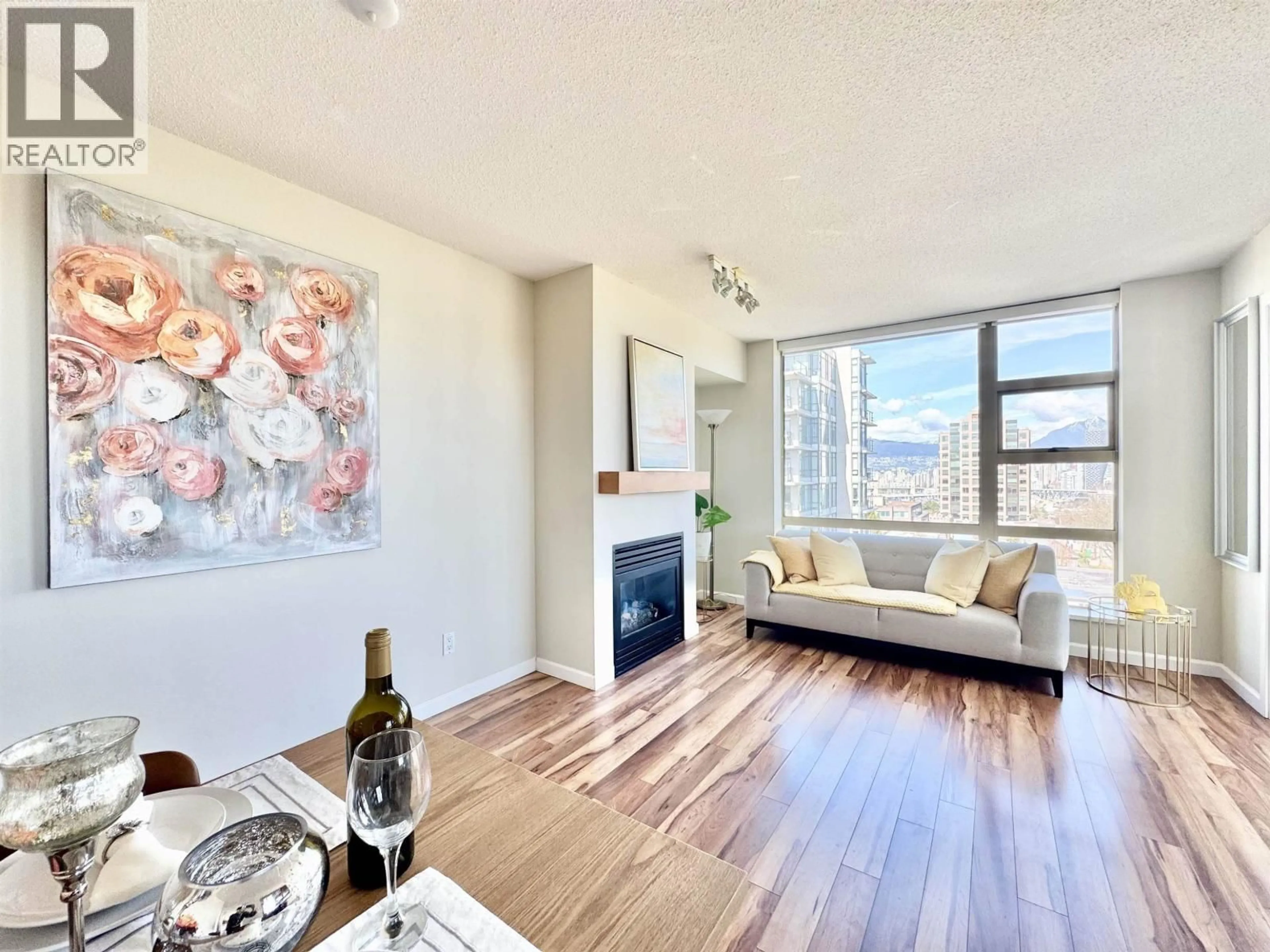 Living room with furniture, wood/laminate floor for 905 - 1316 11TH AVENUE, Vancouver British Columbia V6H4G8