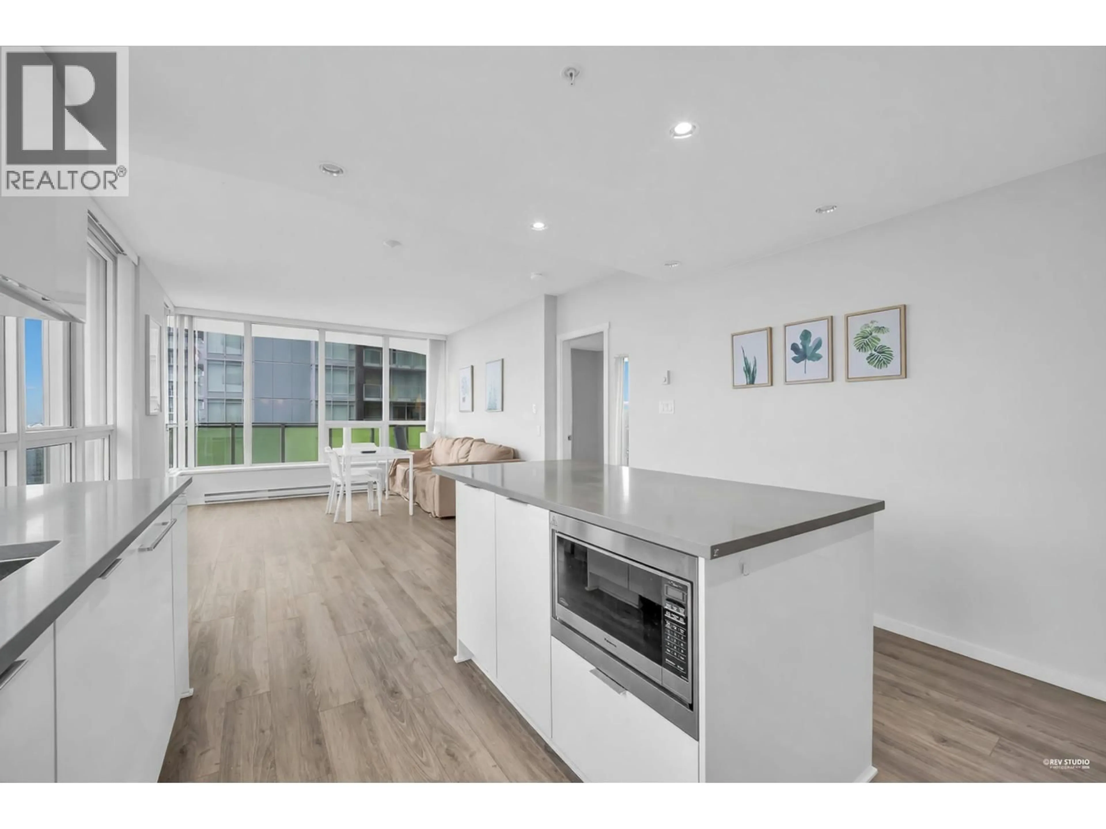 Open concept kitchen, unknown for 1607 - 6638 DUNBLANE AVENUE, Burnaby British Columbia V5H0G8