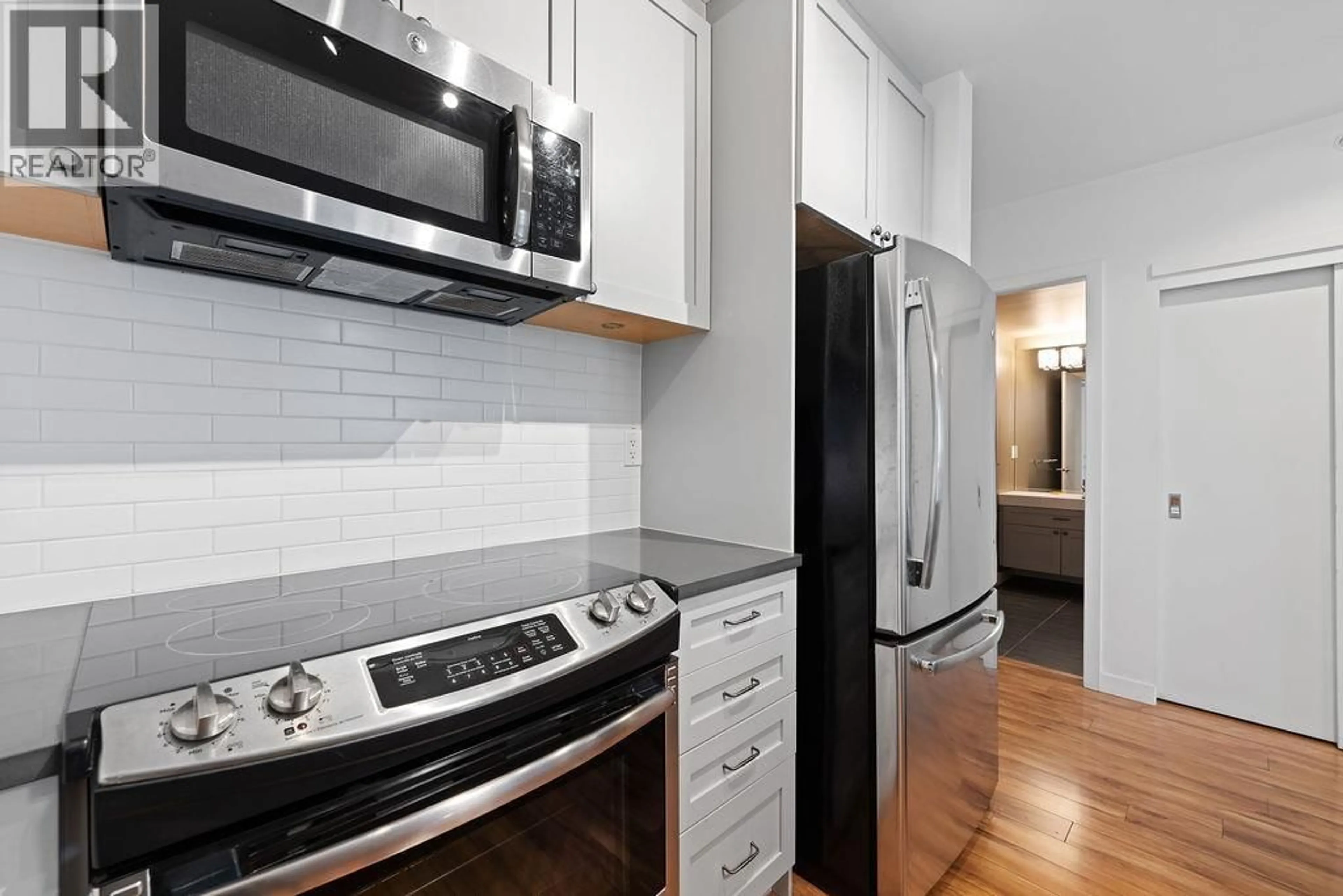 Standard kitchen, unknown for 317 - 289 6TH AVENUE, Vancouver British Columbia V5T0E9