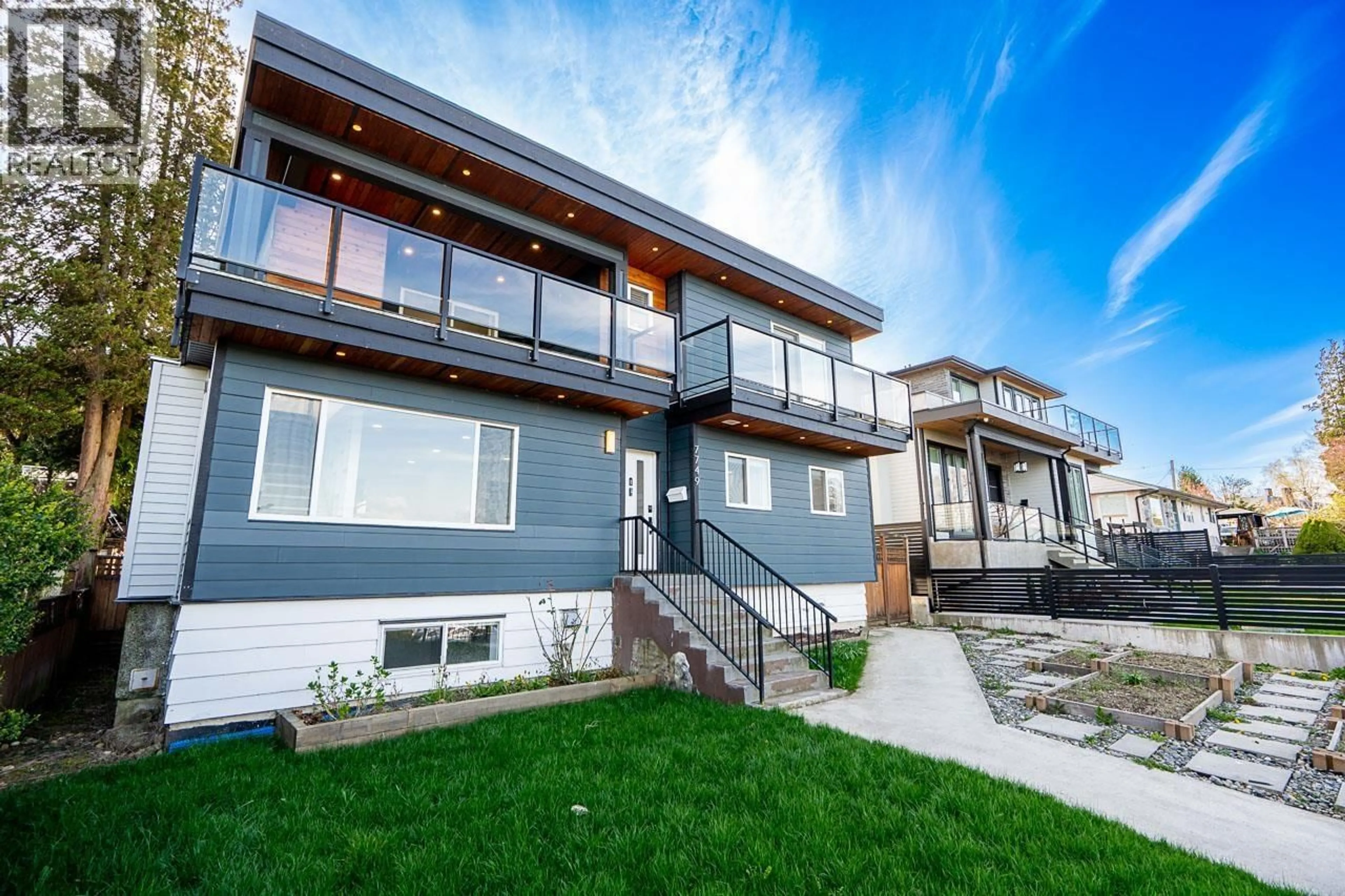 Home with vinyl exterior material, unknown for 7749 LEE STREET, Burnaby British Columbia V3N4B9