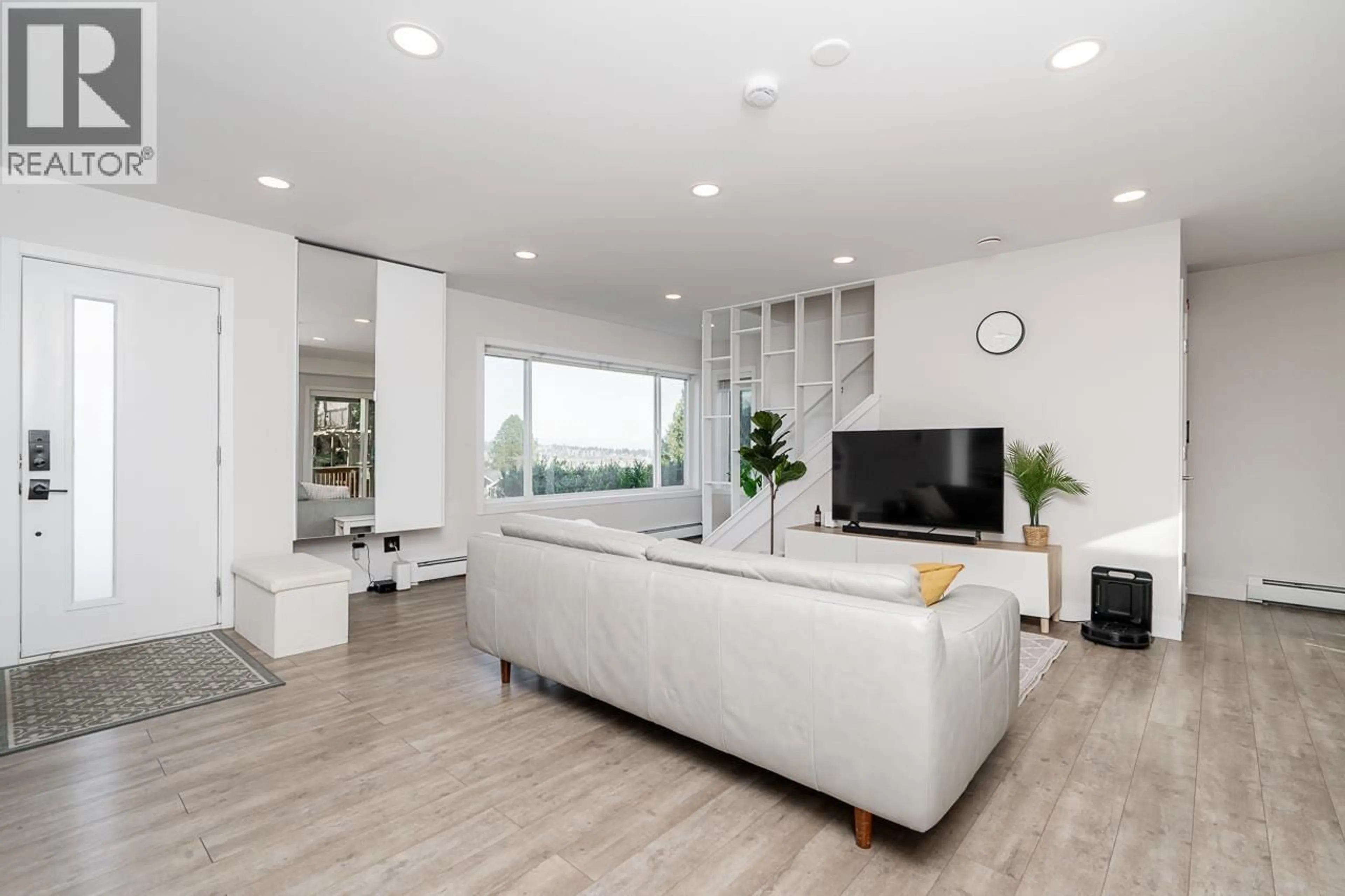 Living room with furniture, unknown for 7749 LEE STREET, Burnaby British Columbia V3N4B9