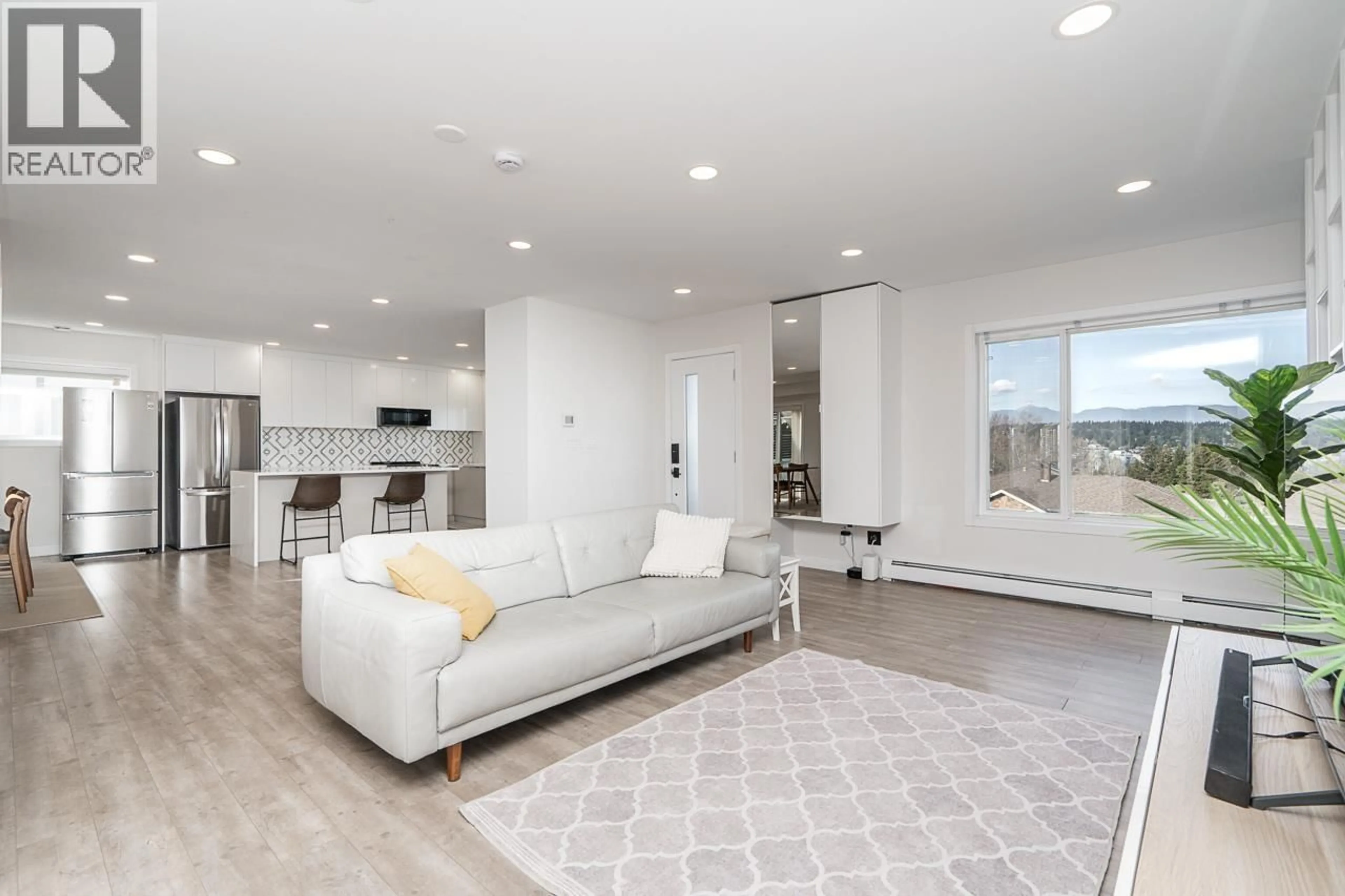 Living room with furniture, unknown for 7749 LEE STREET, Burnaby British Columbia V3N4B9