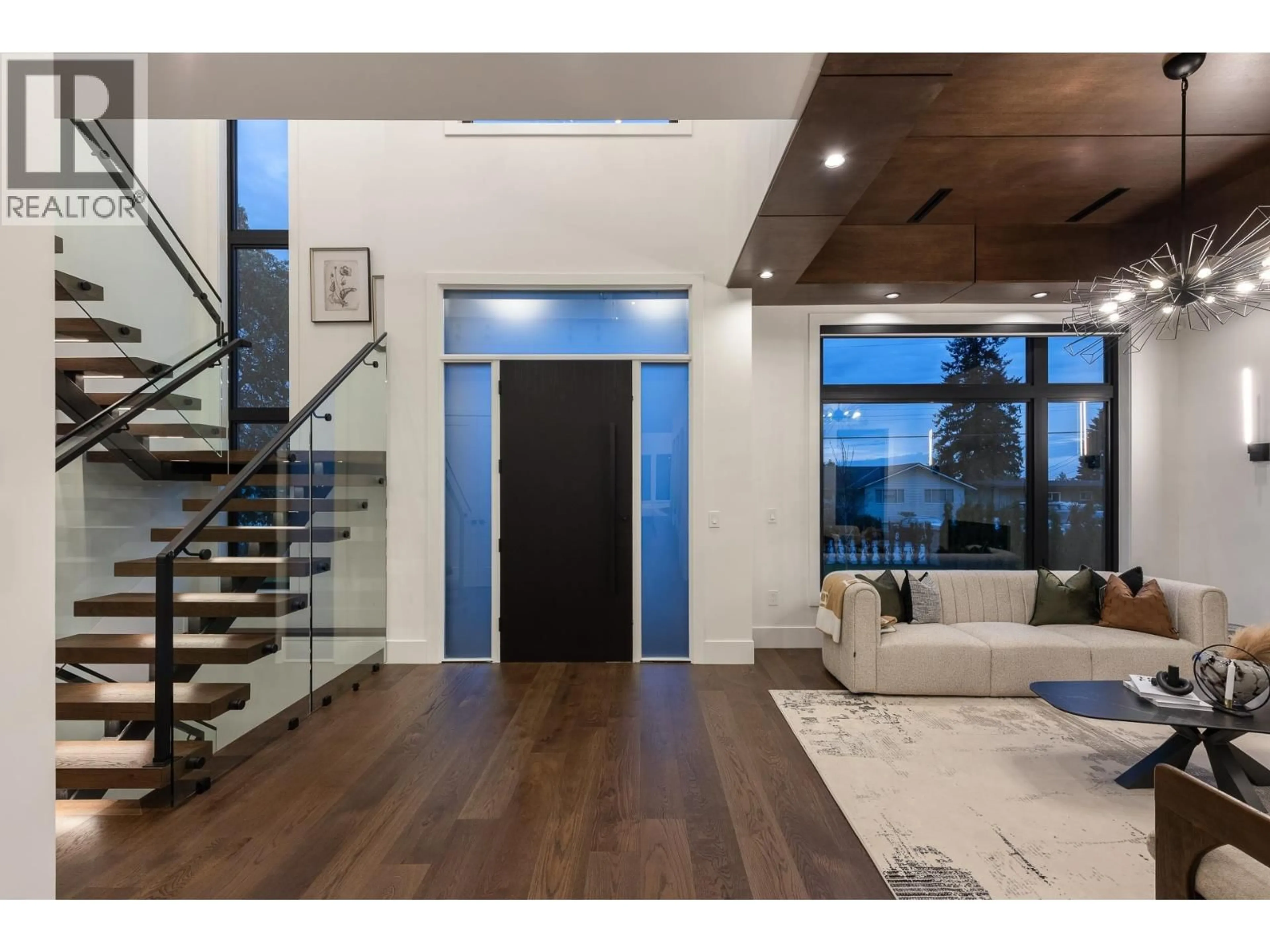 Indoor entryway for 2145 PALLISER AVENUE, Coquitlam British Columbia V3K1W9