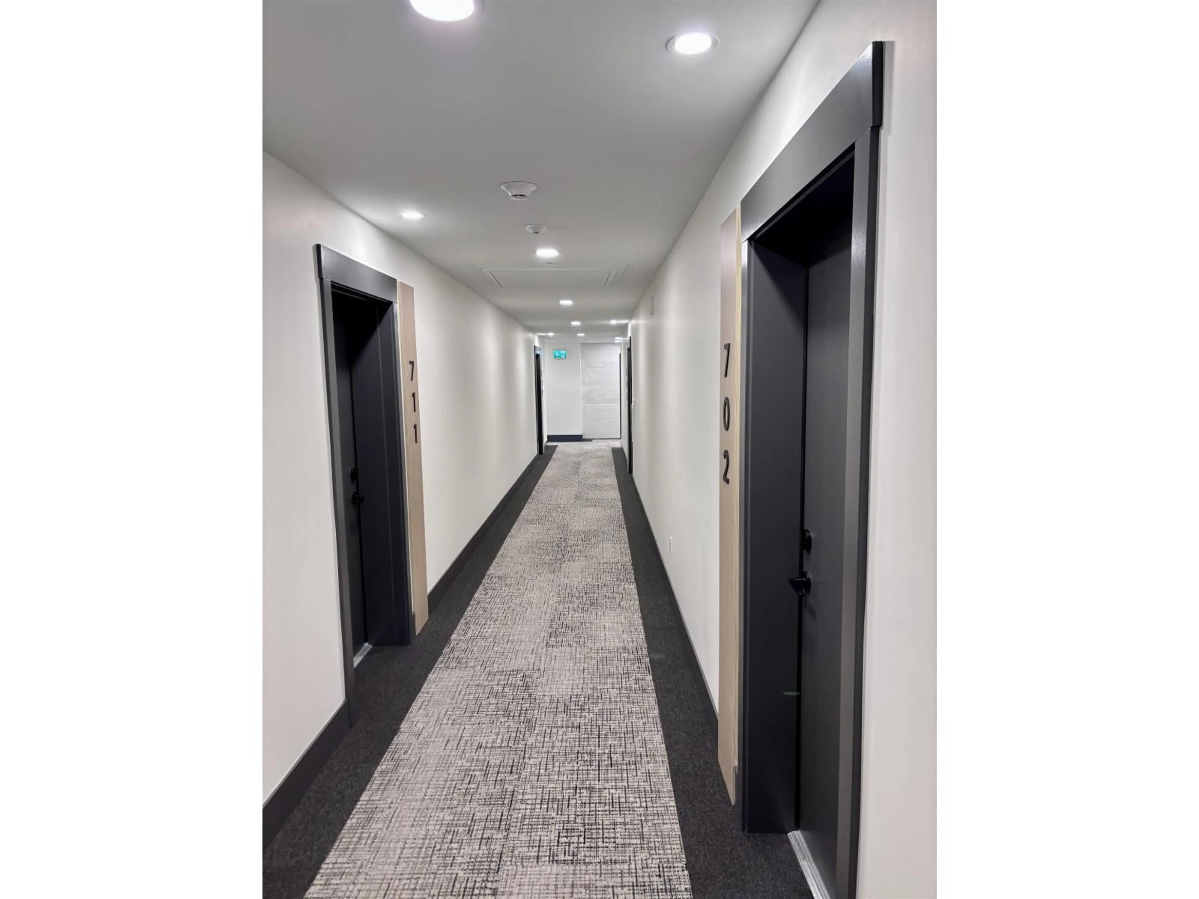 Indoor foyer for 711 - 27254 ALDERGROVE TOWN CENTRE DRIVE, Langley British Columbia V4W0E5