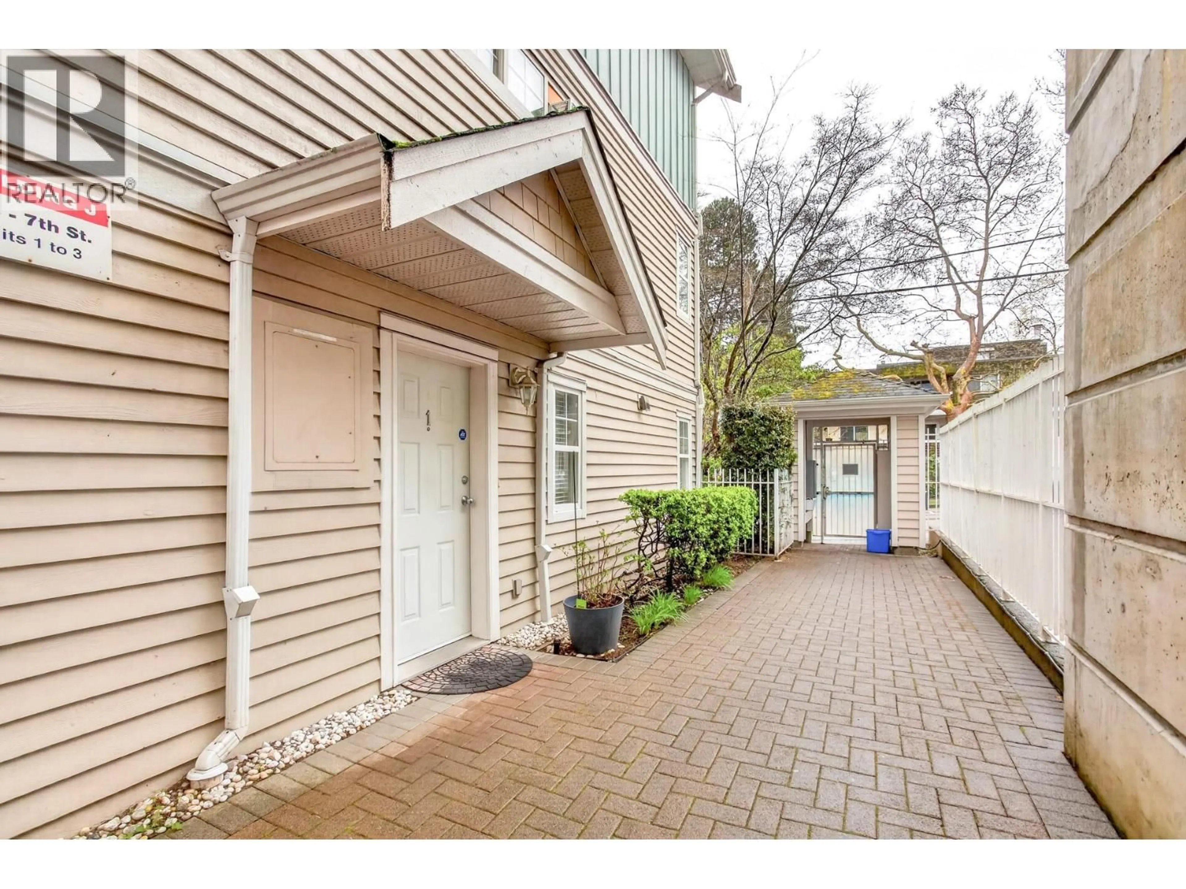 Unknown for 1 - 123 SEVENTH STREET, New Westminster British Columbia V3M6Y2