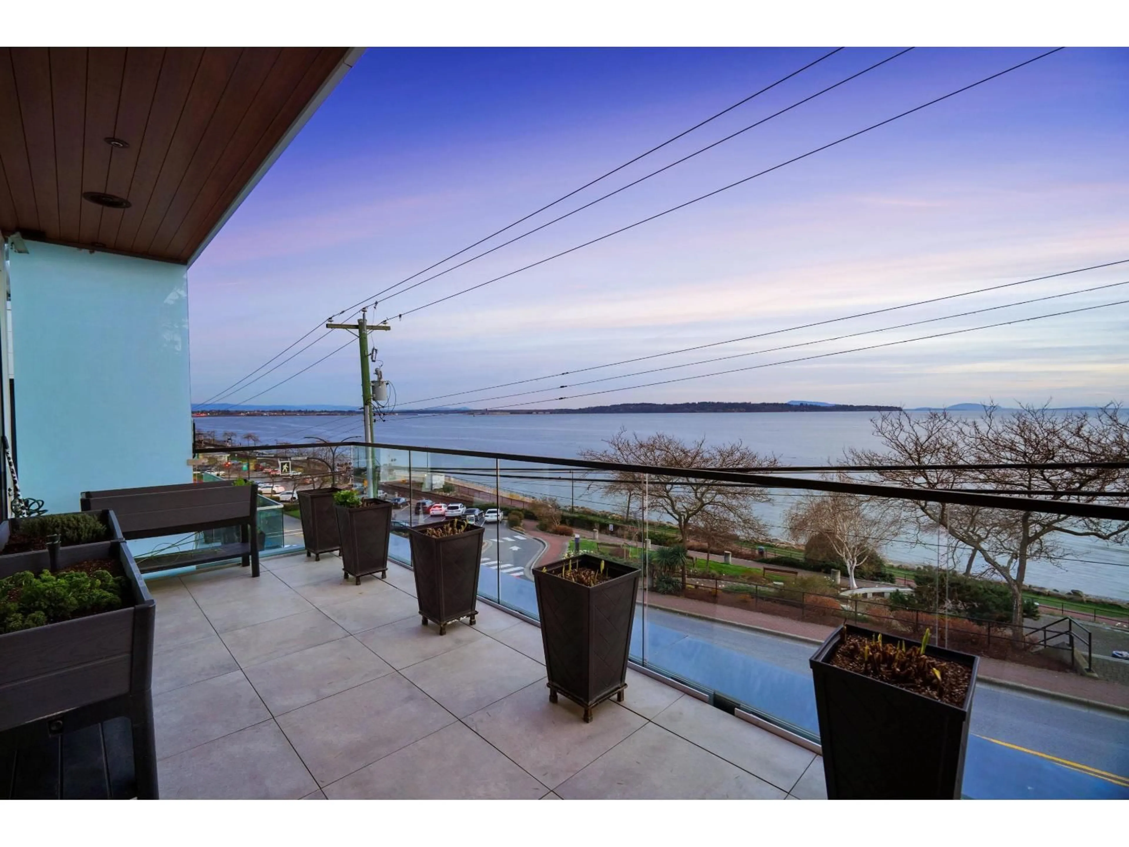 Patio, water/lake/river/ocean view for 15377 MARINE DRIVE, White Rock British Columbia V4B1C8