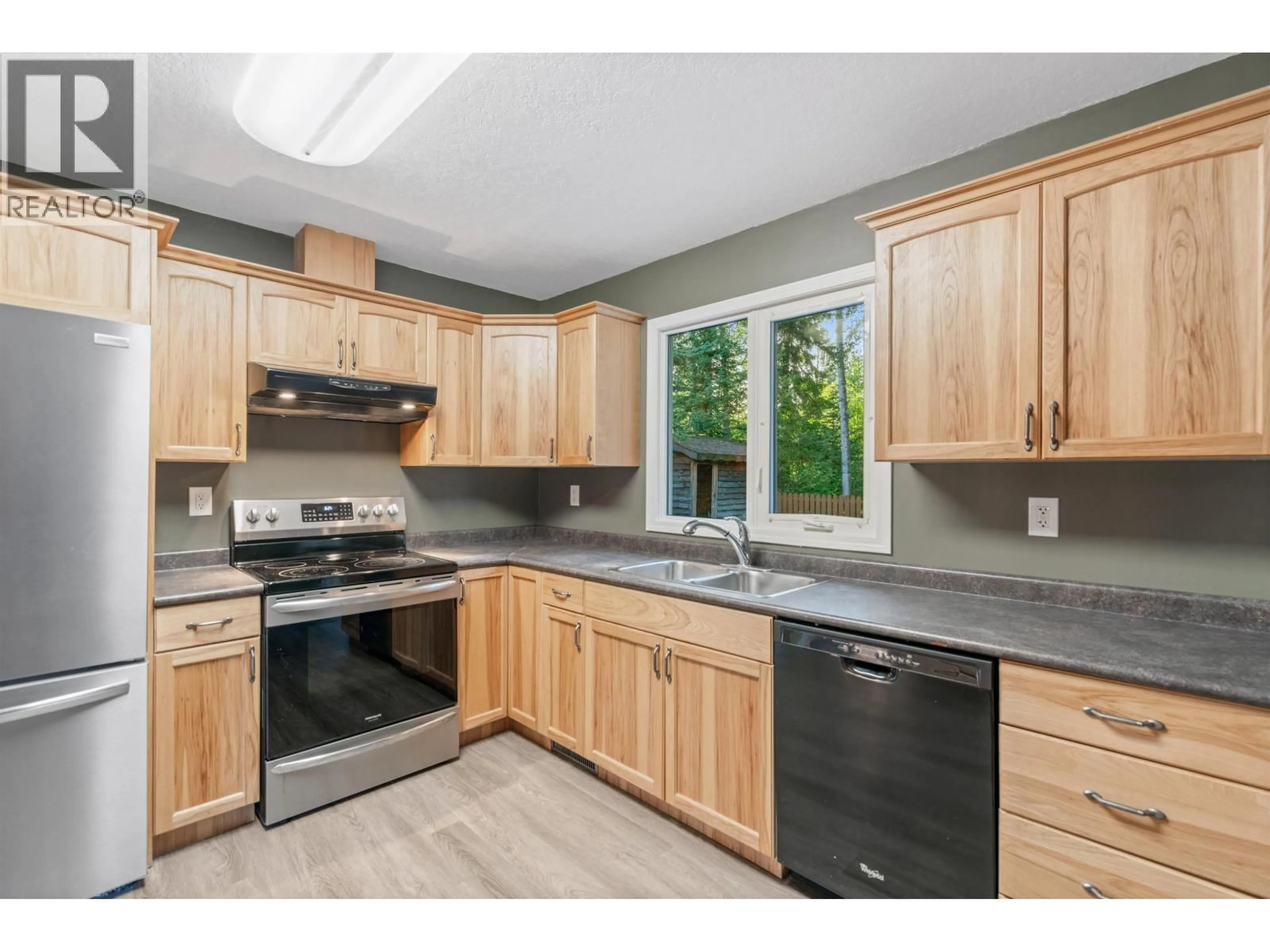 Standard kitchen, unknown for 4121 BAKER ROAD, Prince George British Columbia V2N5K2
