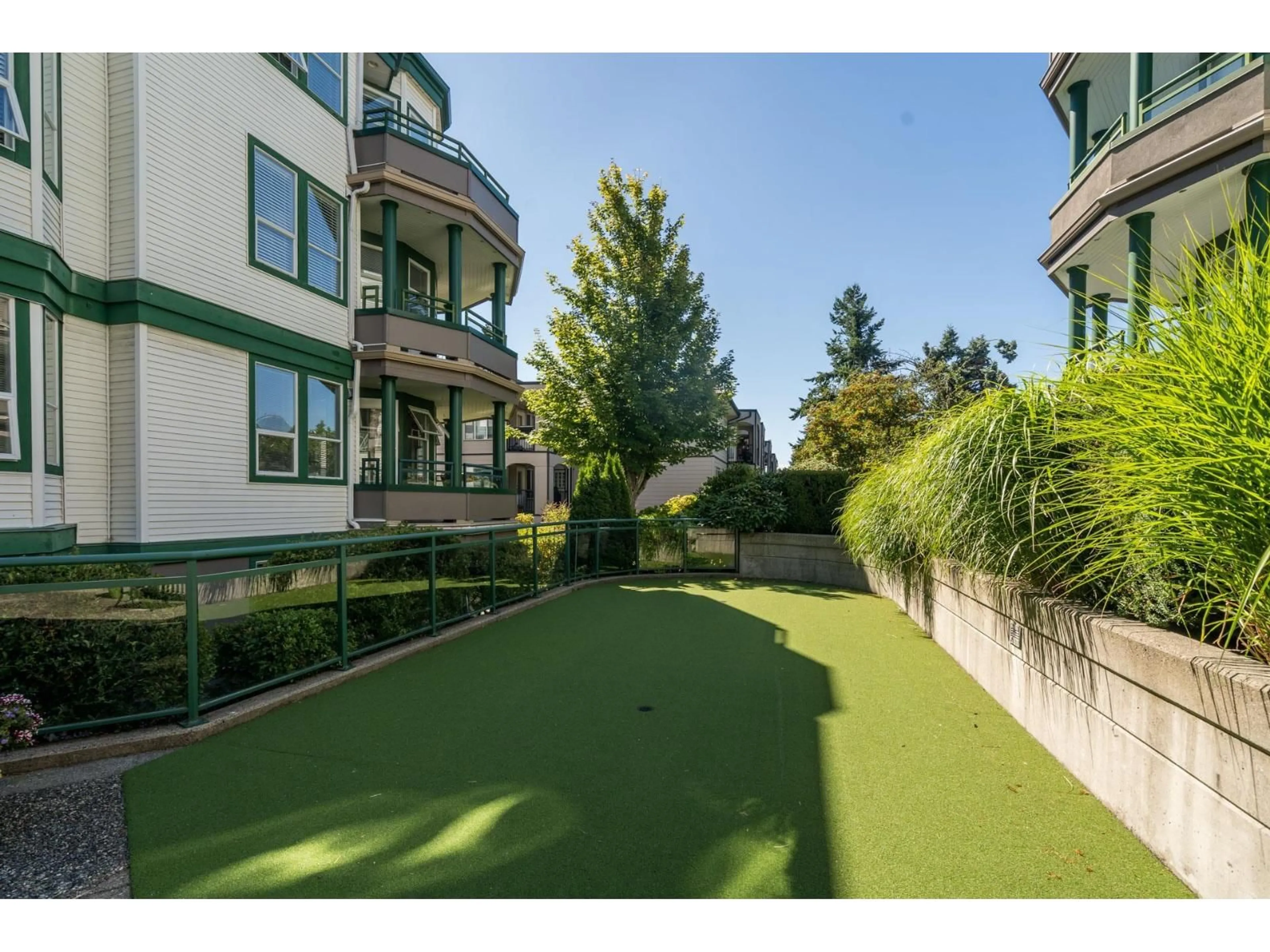 Patio, street for 207 - 1576 MERKLIN STREET, White Rock British Columbia V4B5K2