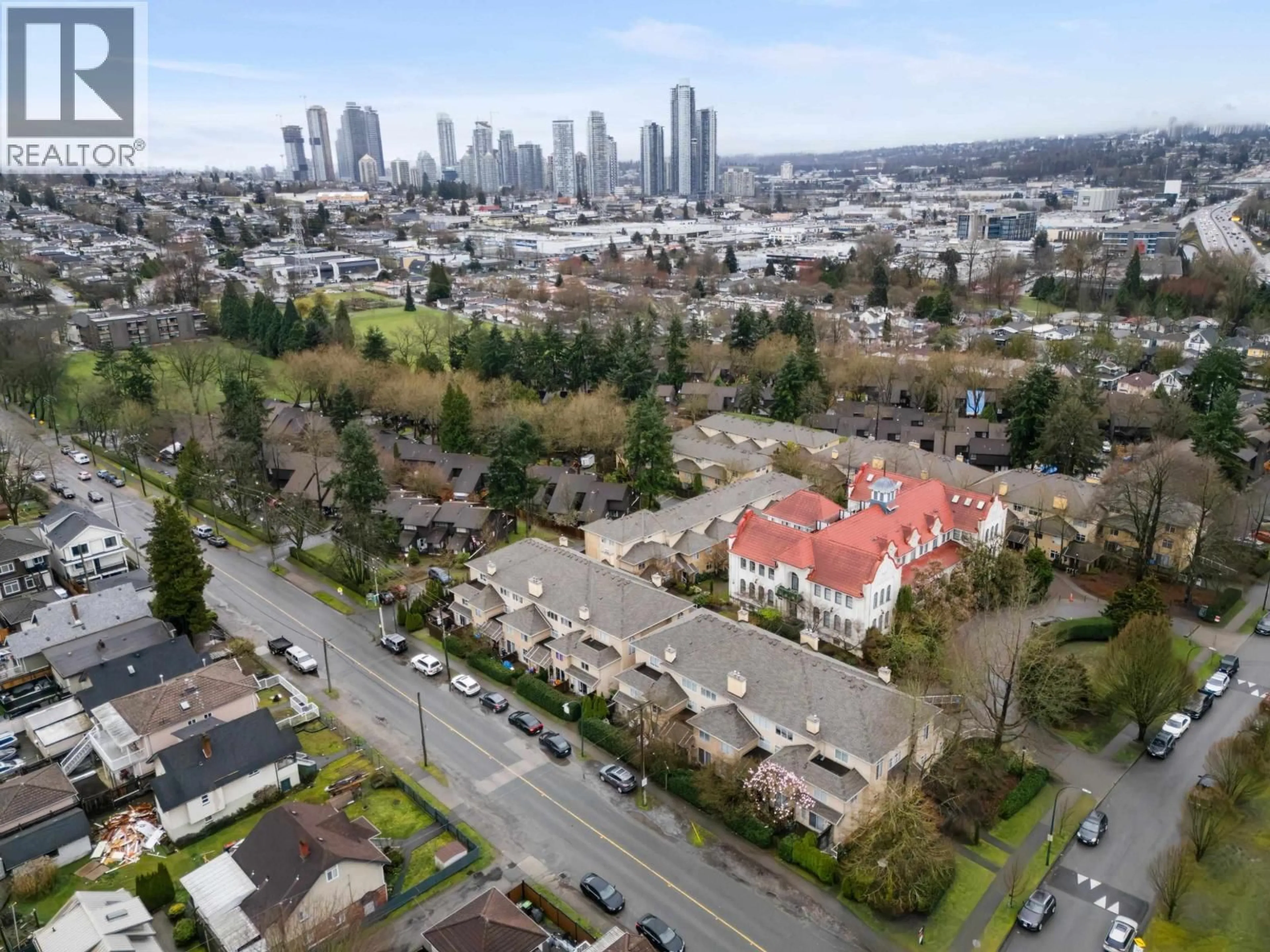 A pic from outside/outdoor area/front of a property/back of a property/a pic from drone, city buildings view from balcony for 15 - 3428 ADANAC STREET, Vancouver British Columbia V5K5H5