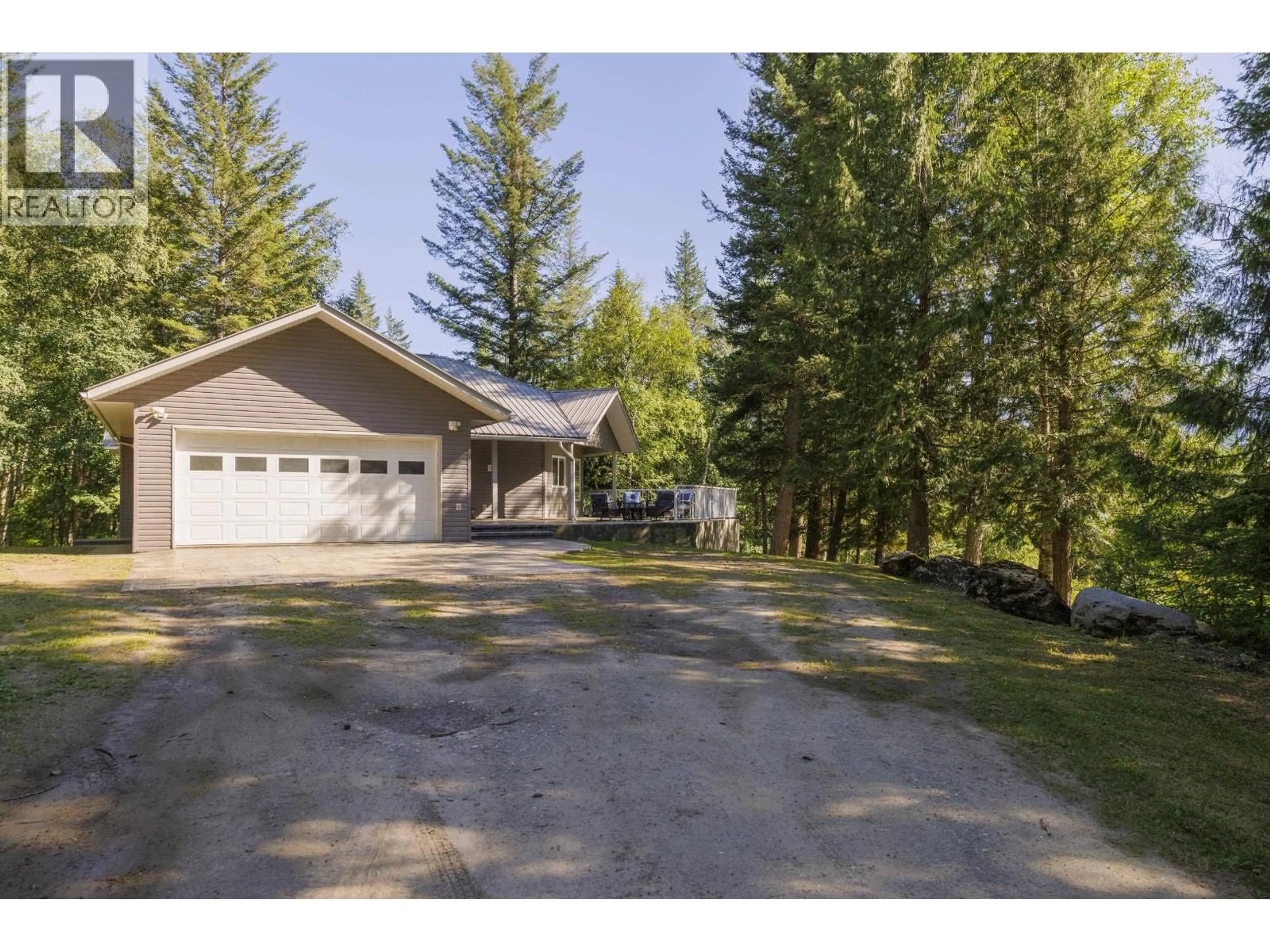 A pic from outside/outdoor area/front of a property/back of a property/a pic from drone, unknown for 4040 MOUNTAIN VIEW ROAD, McBride British Columbia V0J2E0