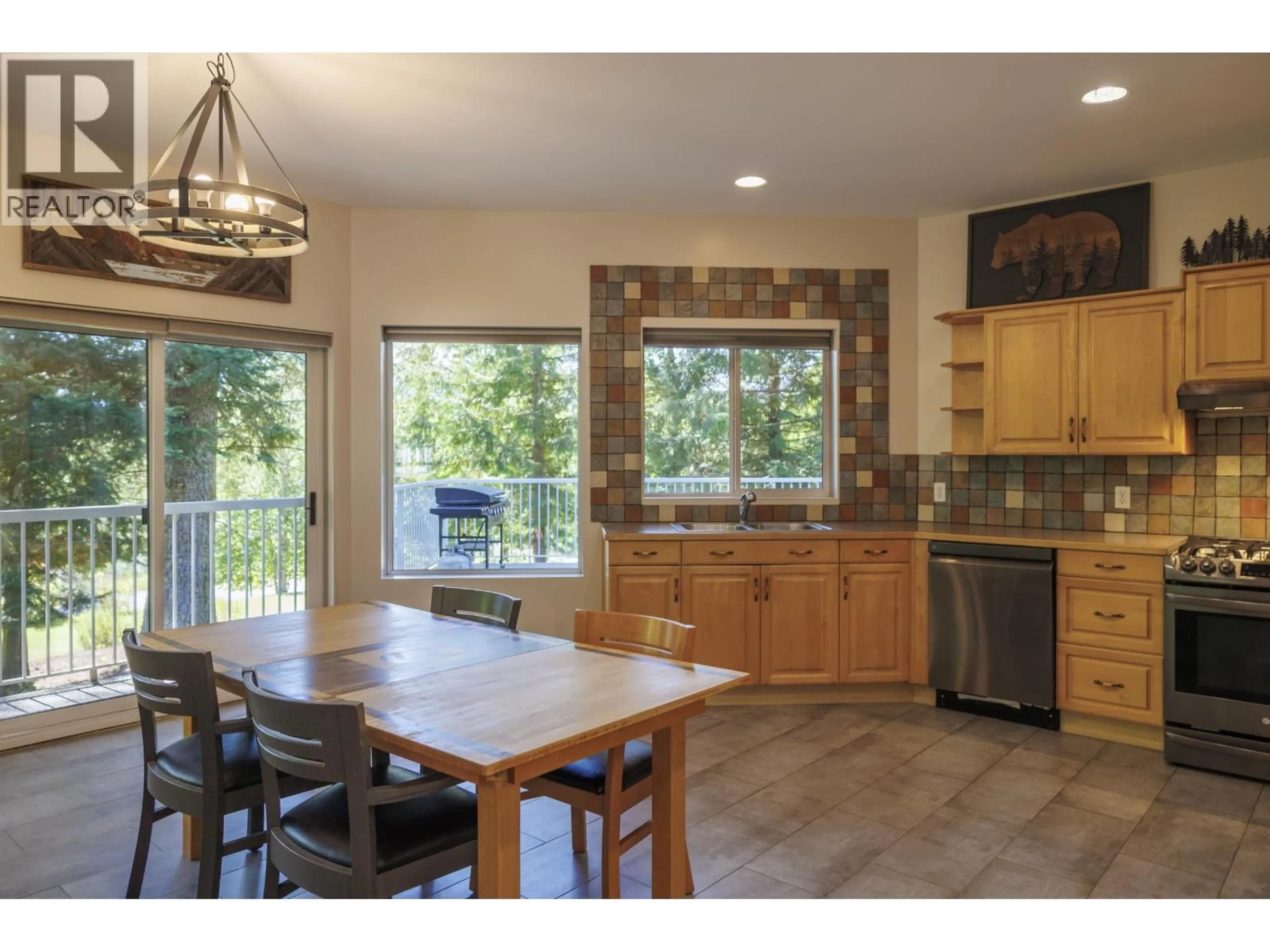Open concept kitchen, unknown for 4040 MOUNTAIN VIEW ROAD, McBride British Columbia V0J2E0
