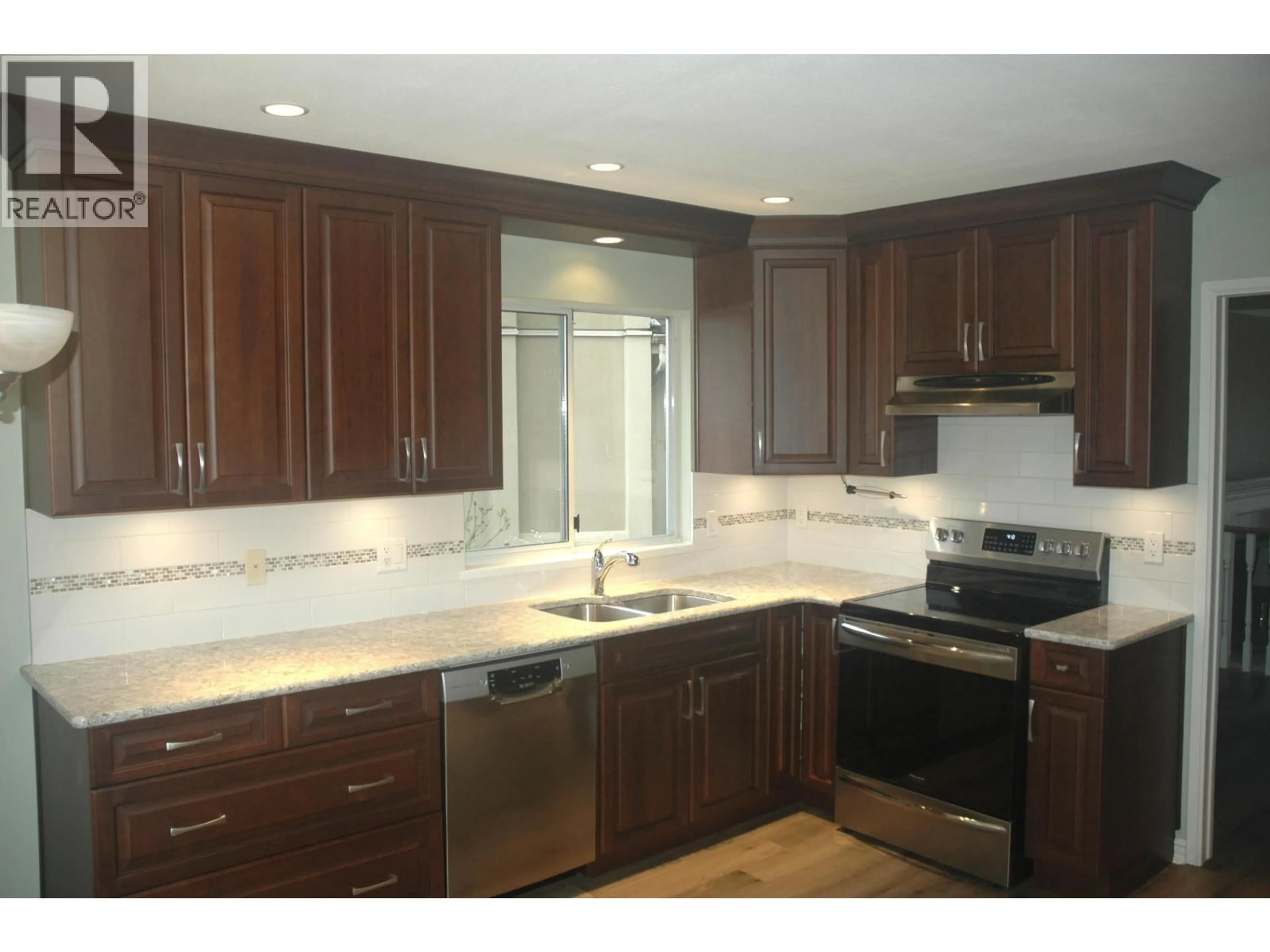 Standard kitchen, unknown for 433A BROMLEY STREET, Coquitlam British Columbia V3K6N7