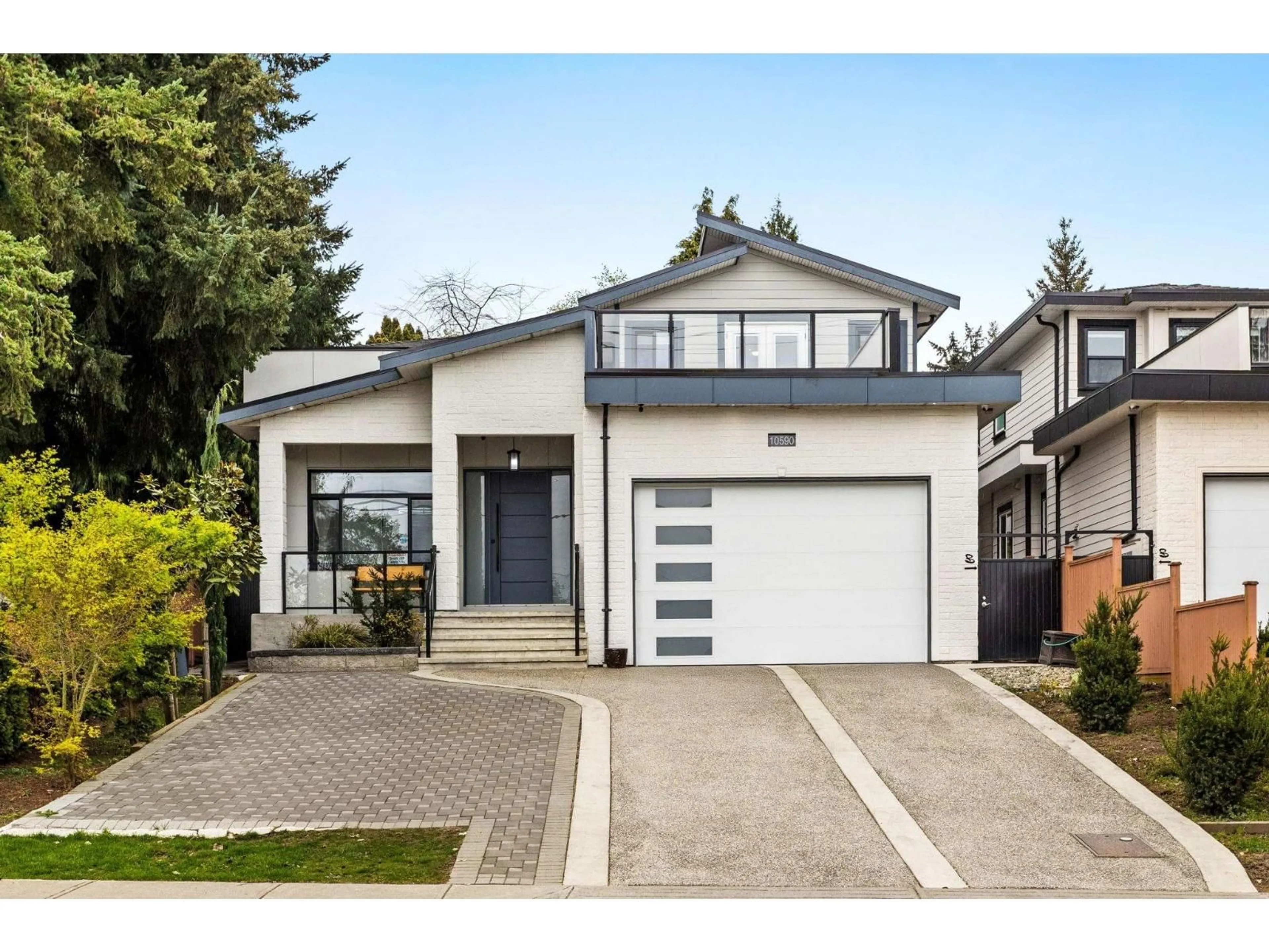 Home with vinyl exterior material, street for 10590 RIVER ROAD, Delta British Columbia V4C2R7