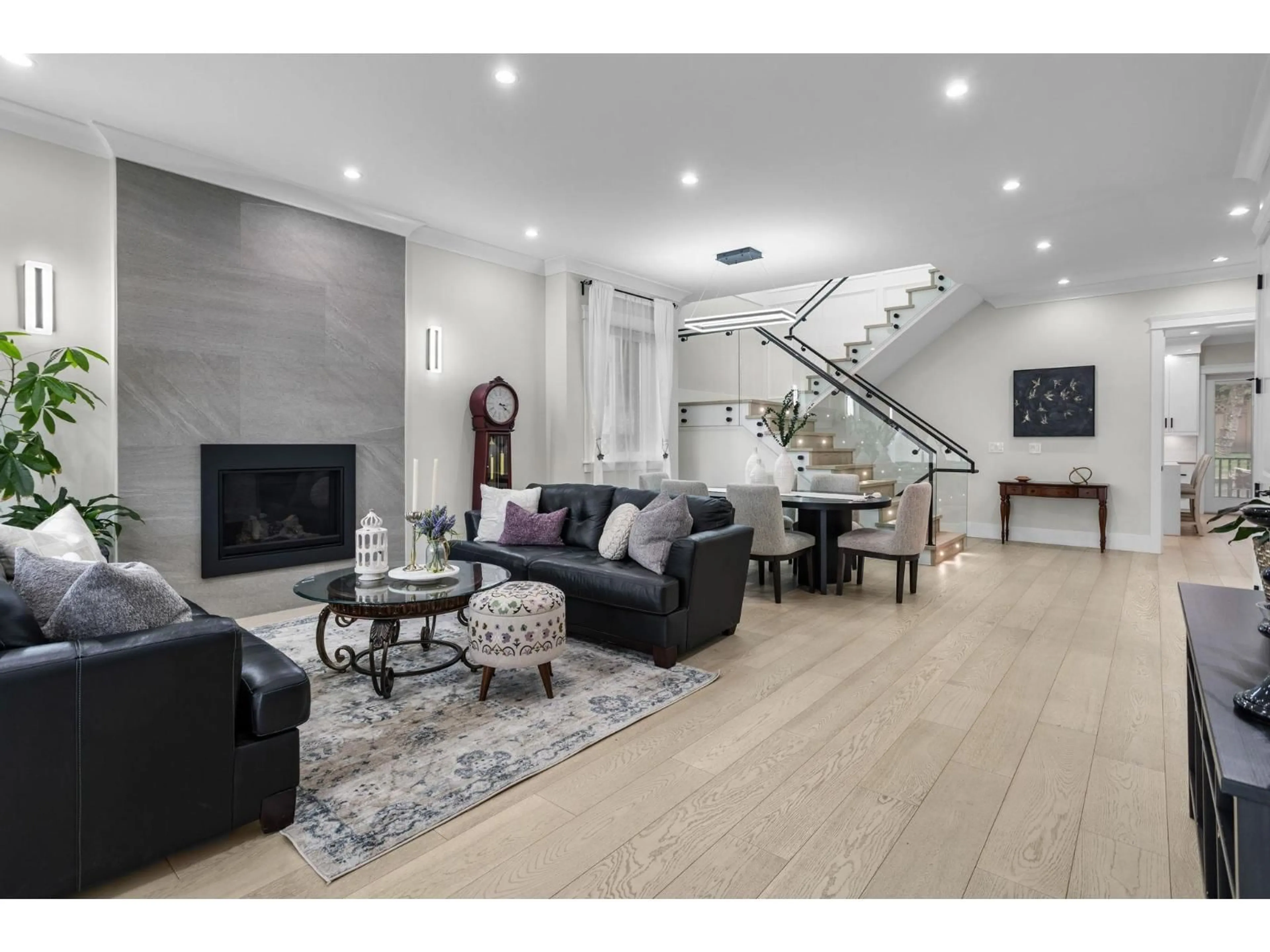 Living room with furniture, unknown for 10590 RIVER ROAD, Delta British Columbia V4C2R7